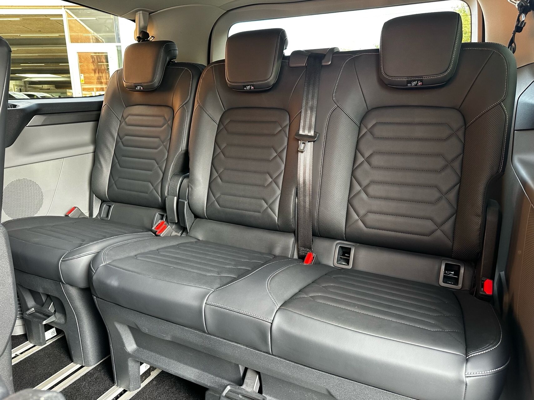 Billede af Ford Tourneo Custom 340 L1H1 2,5 Plugin-hybrid Titanium X CVT 233HK Aut.