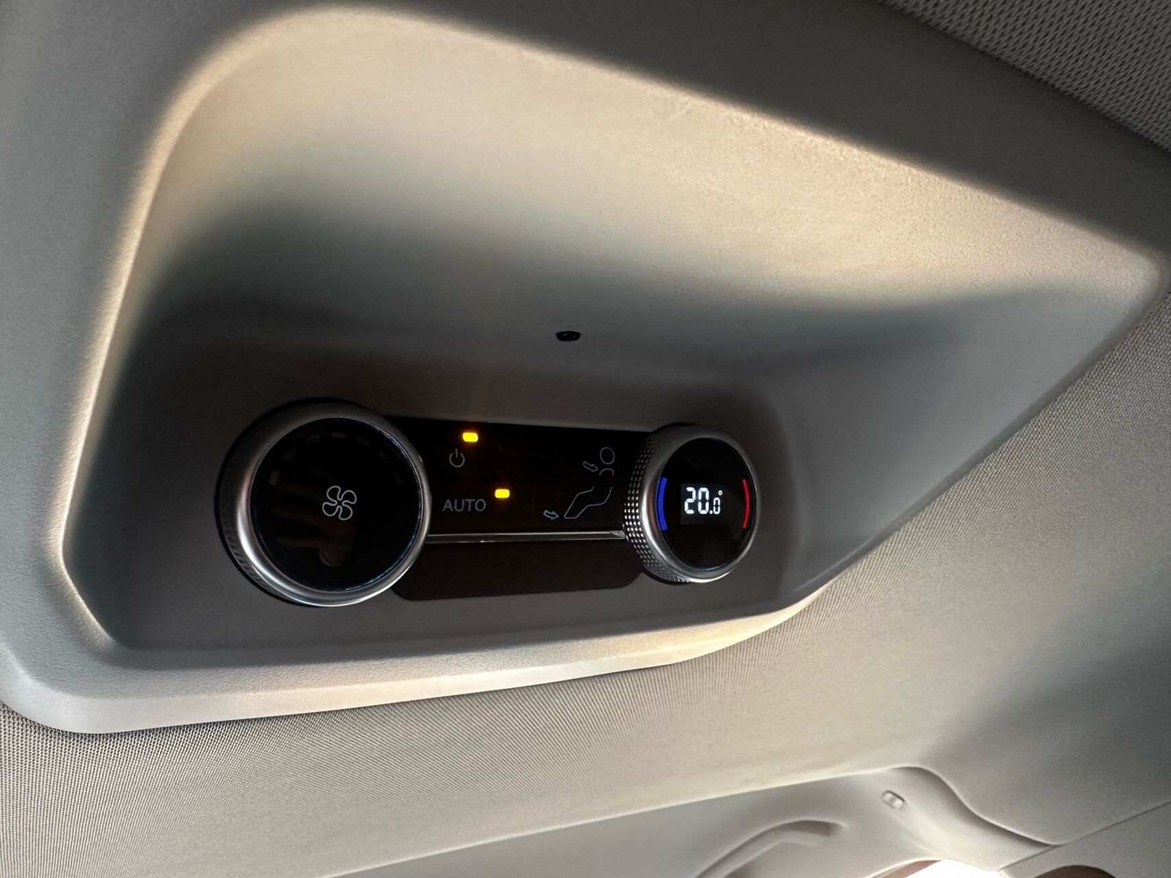 Billede af Ford Tourneo Custom 340 L1H1 2,5 Plugin-hybrid Titanium X CVT 233HK Aut.