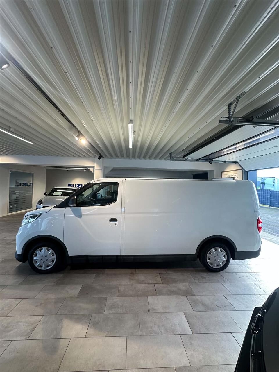 Billede af Maxus e-Deliver 3 LWB 50,2 kWh EL 122HK Van Aut.