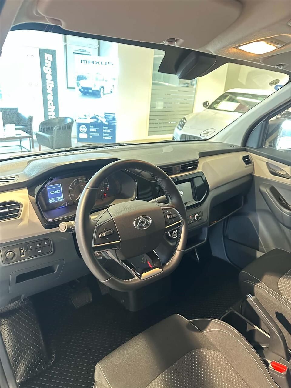 Billede af Maxus e-Deliver 3 LWB 50,2 kWh EL 122HK Van Aut.