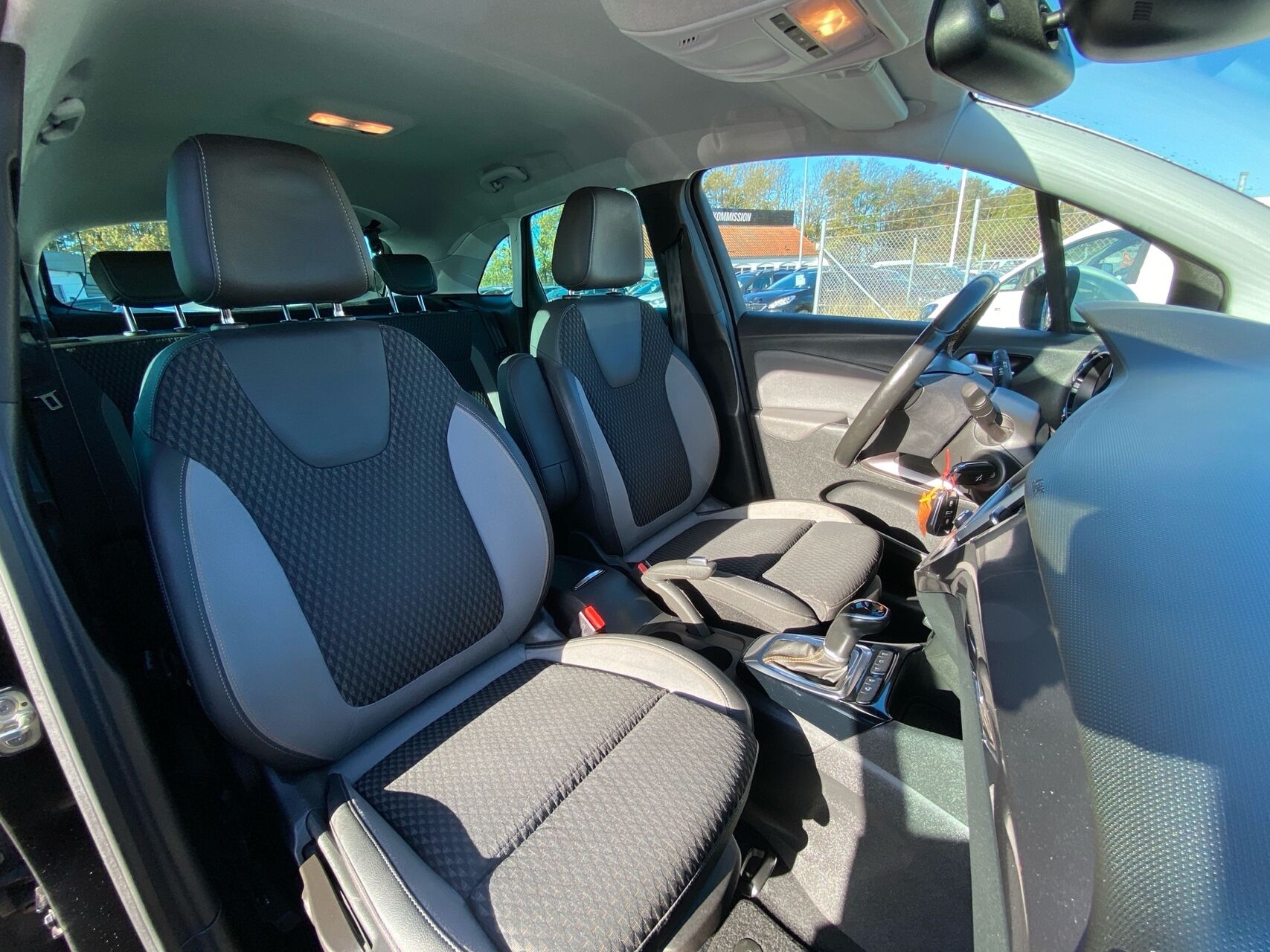 Billede af Opel Crossland X 1,2 T Innovation Start/Stop 110HK 5d 6g Aut.