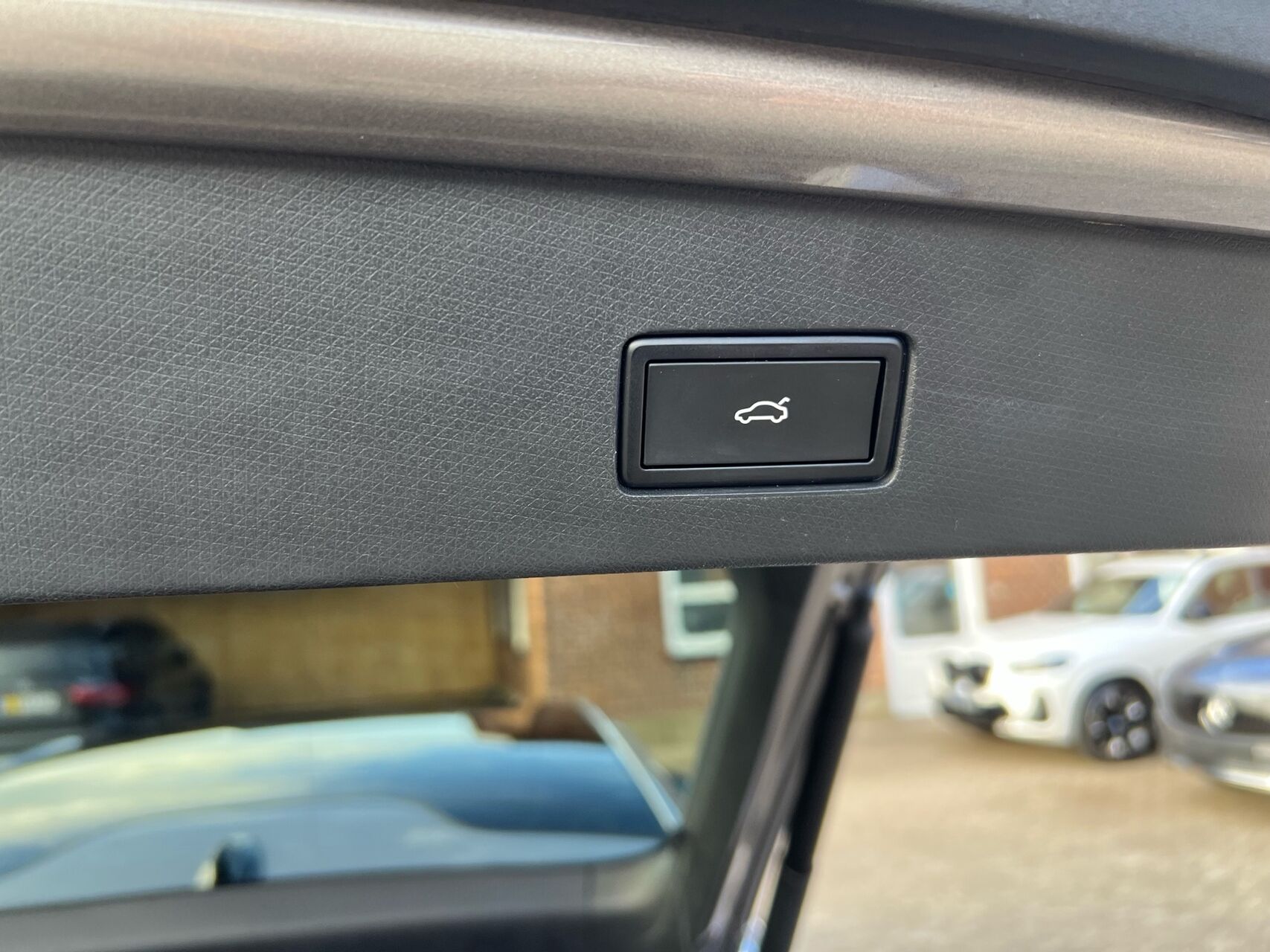 Billede af Cupra Tavascan EL VZ Adrenaline 4X4 340HK 5d Aut.