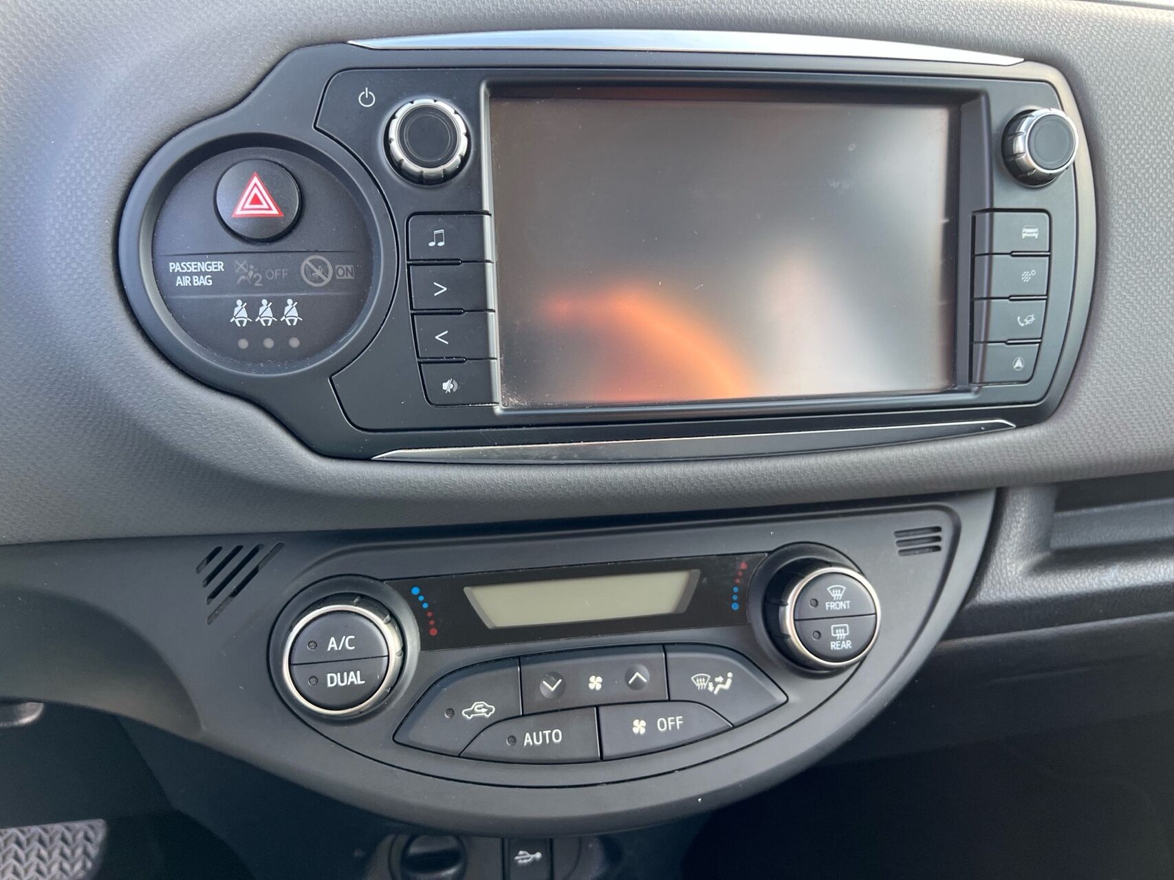 Billede af Toyota Yaris 1,5 Hybrid H2 E-CVT 100HK 5d Trinl. Gear