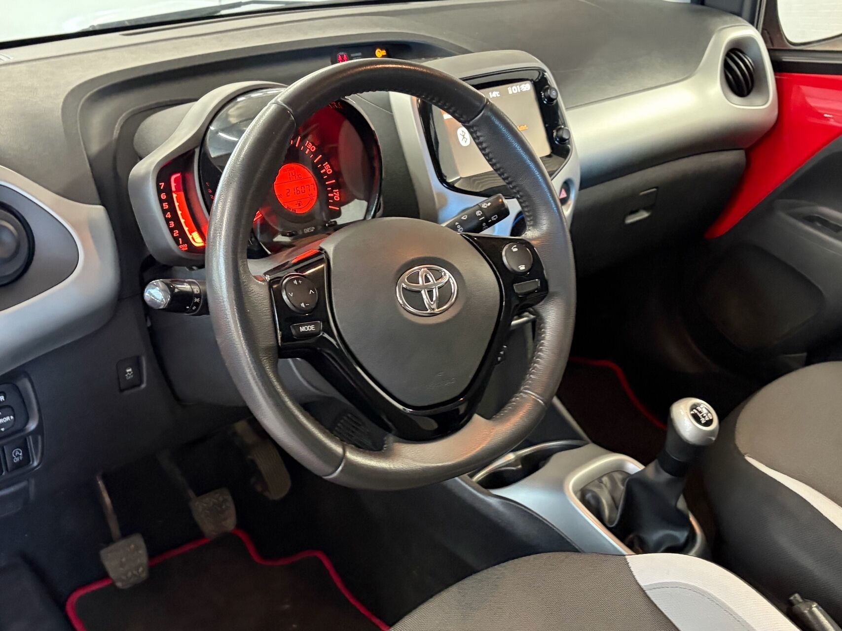 Billede af Toyota Aygo 1,0 VVT-I X-Play + X-Touch Pakke 69HK 5d