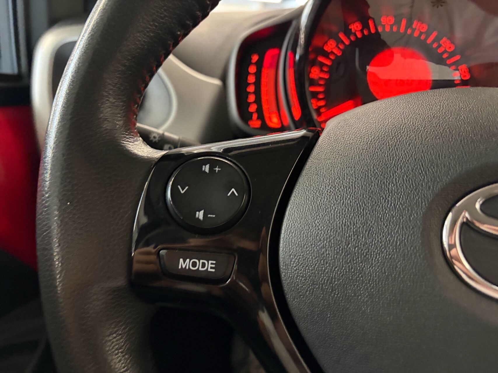 Billede af Toyota Aygo 1,0 VVT-I X-Play + X-Touch Pakke 69HK 5d