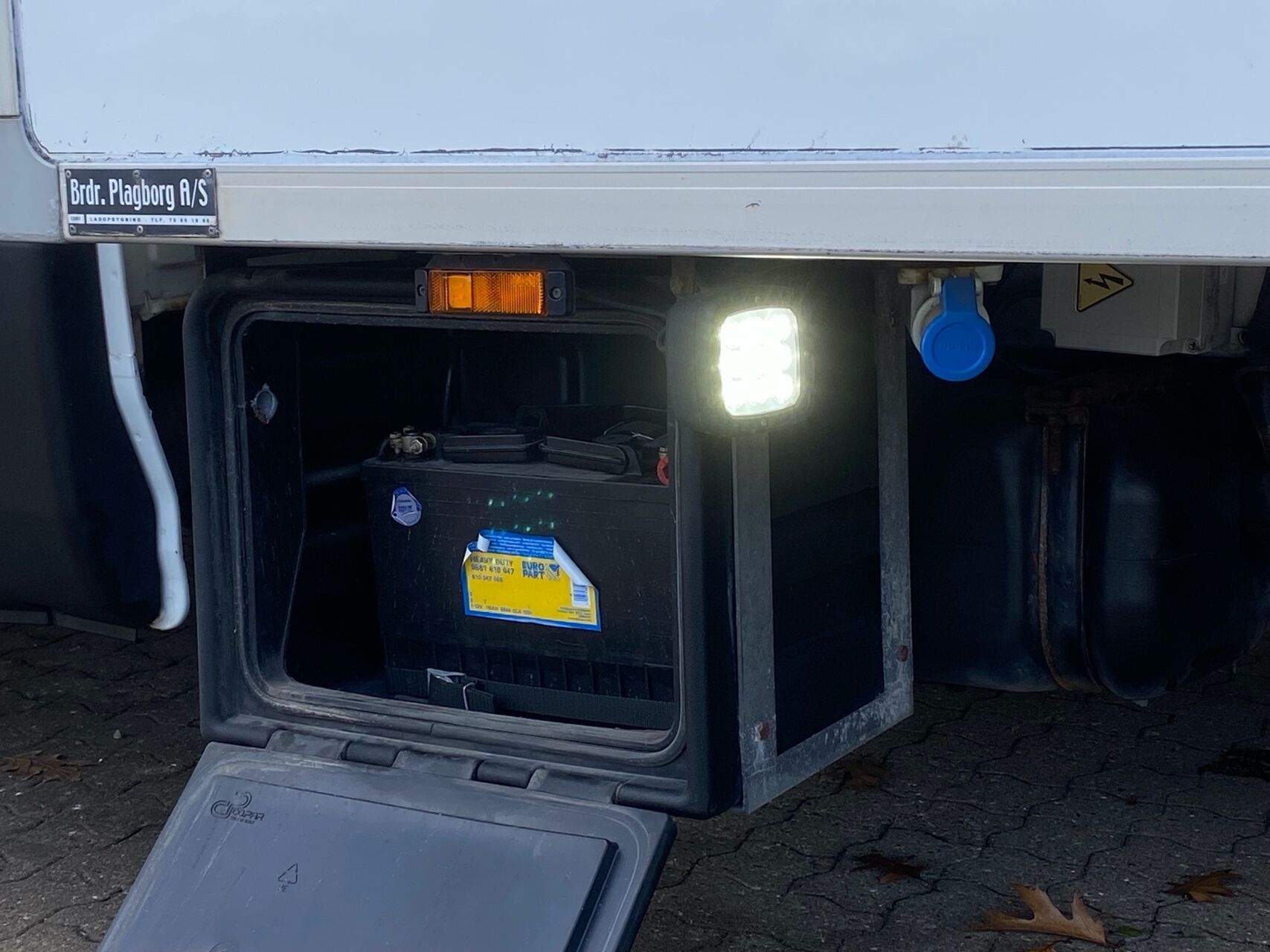 Billede af Iveco Daily 35S18 4100mm 3,0 D 180HK Ladv./Chas. 8g Aut.