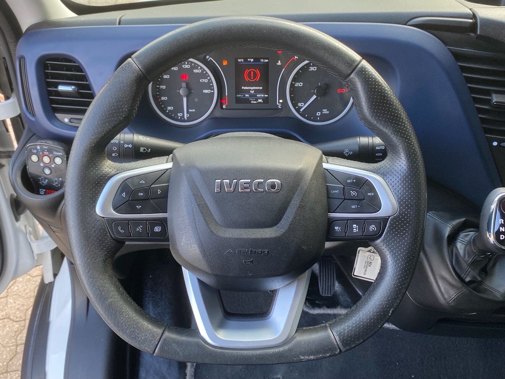 Billede af Iveco Daily 35S18 4100mm 3,0 D 180HK Ladv./Chas. 8g Aut.