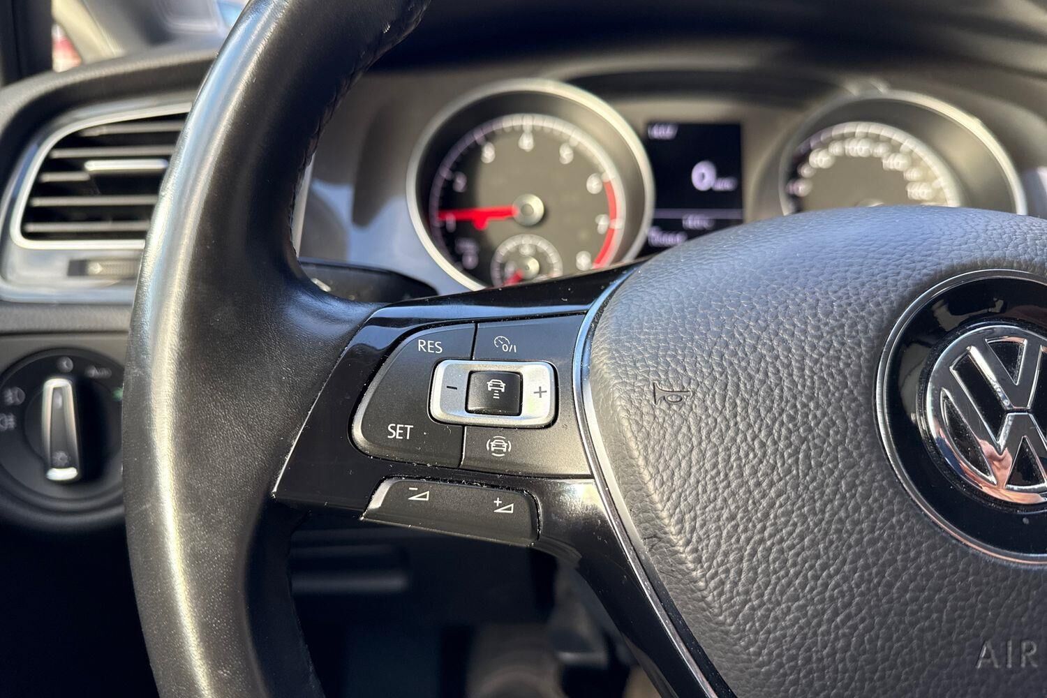 Billede af VW Golf 1,5 TSI BMT EVO Comfortline Connect 130HK 5d 6g