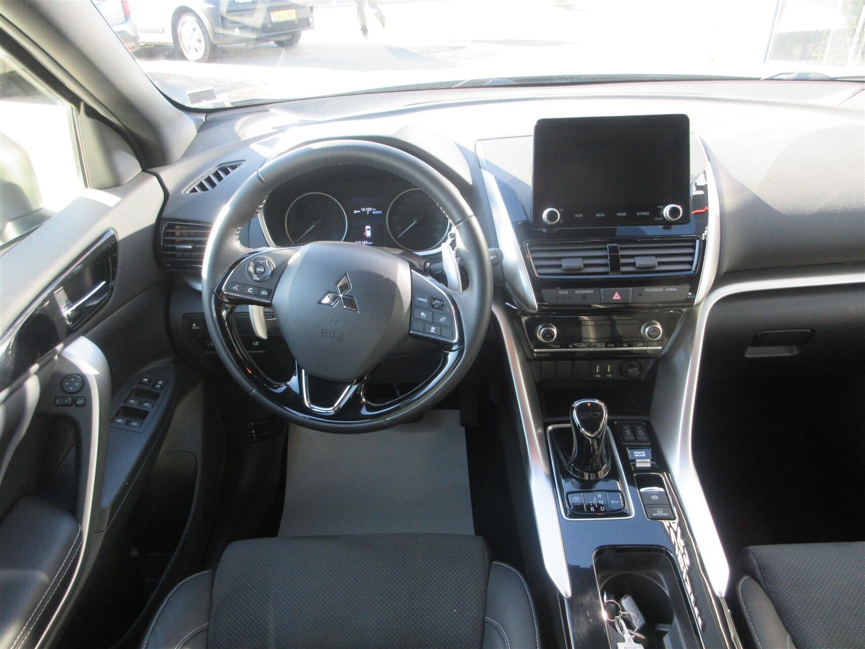 Billede af Mitsubishi Eclipse Cross 2,4 Plugin-hybrid Sport Tech 4WD 188HK 5d Trinl. Gear