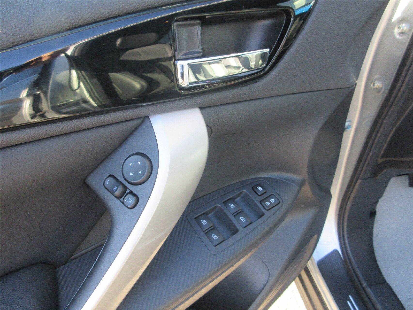Billede af Mitsubishi Eclipse Cross 2,4 Plugin-hybrid Sport Tech 4WD 188HK 5d Trinl. Gear