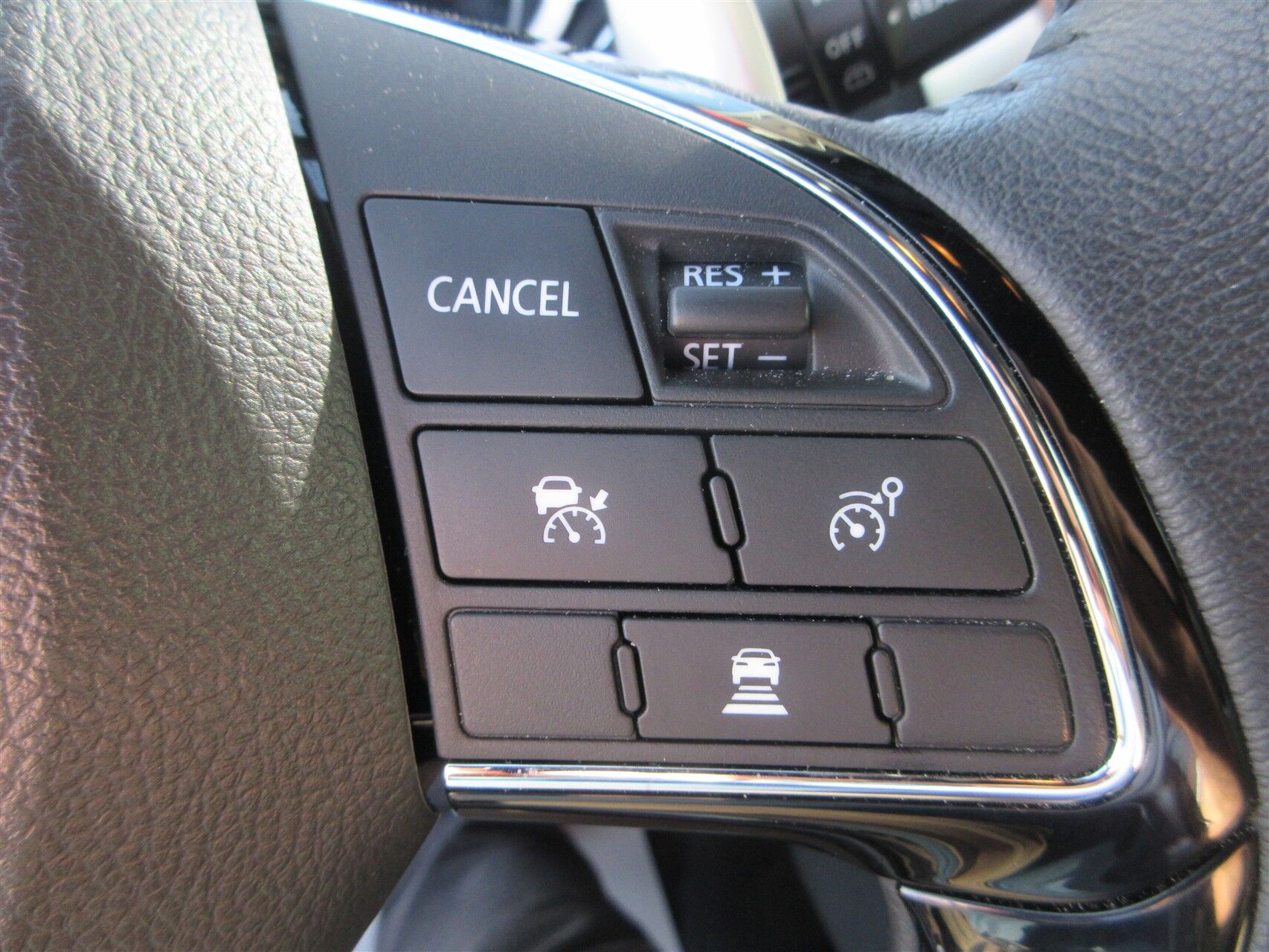 Billede af Mitsubishi Eclipse Cross 2,4 Plugin-hybrid Sport Tech 4WD 188HK 5d Trinl. Gear