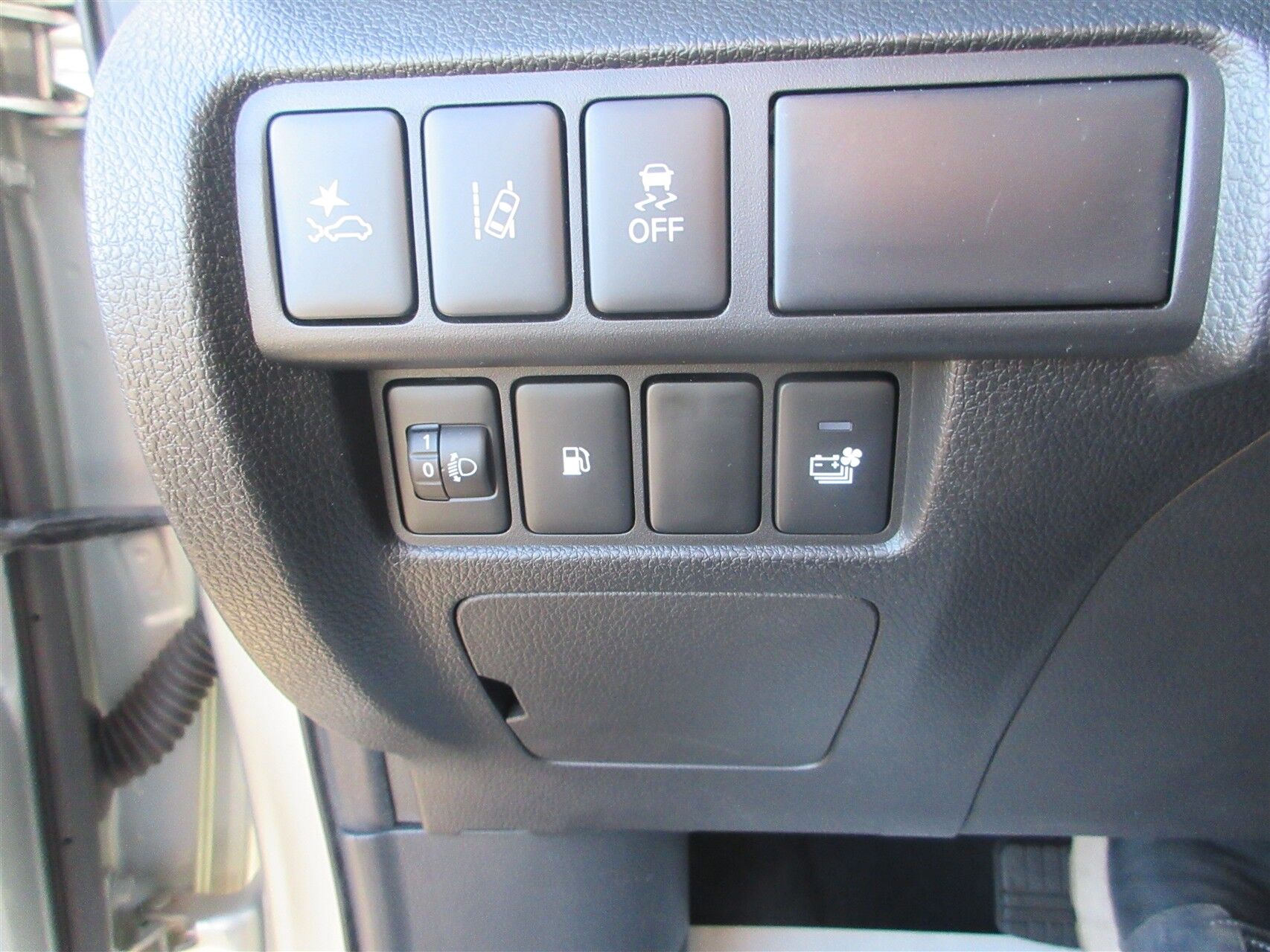Billede af Mitsubishi Eclipse Cross 2,4 Plugin-hybrid Sport Tech 4WD 188HK 5d Trinl. Gear