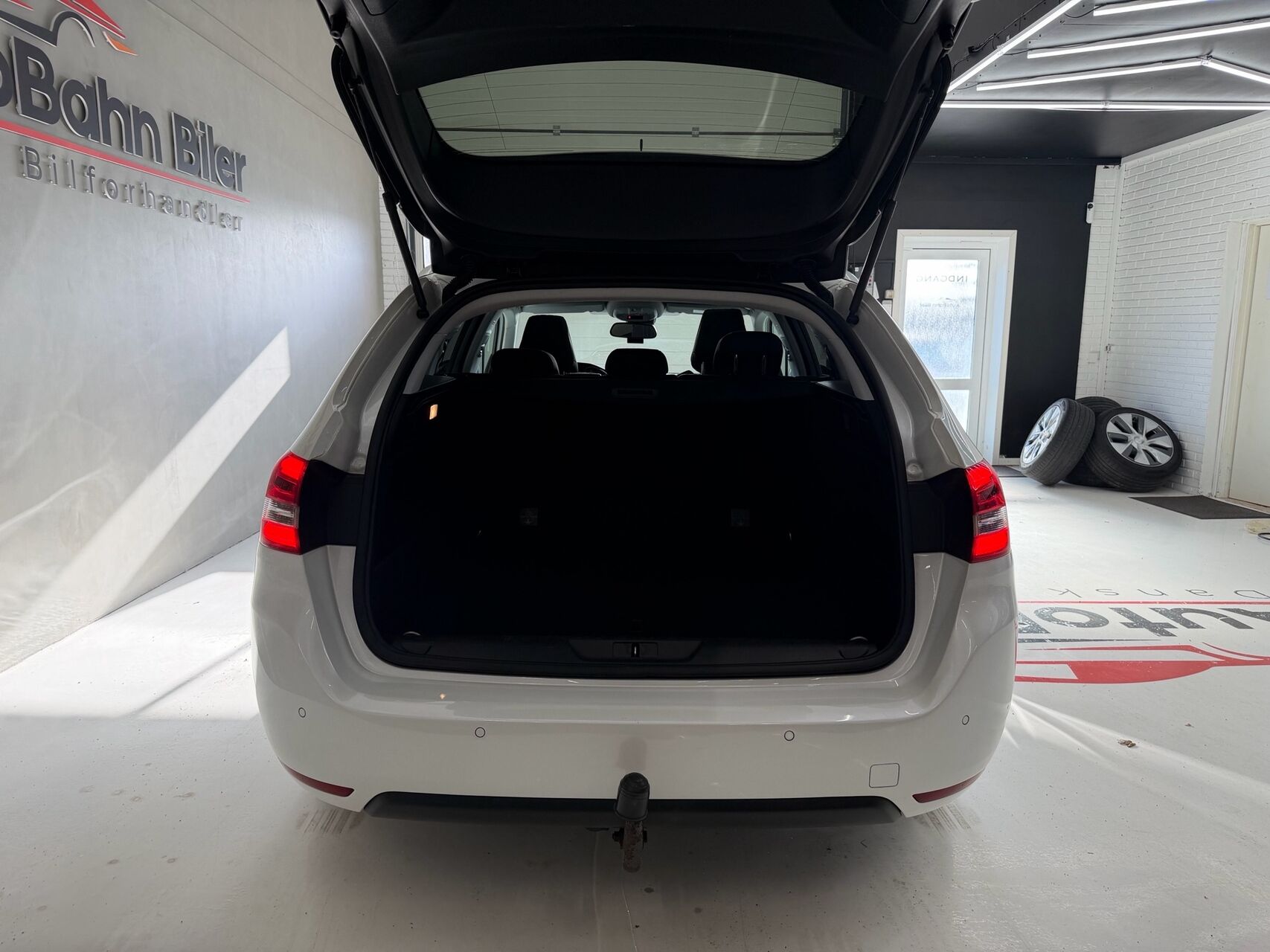 Billede af Peugeot 308 SW 1,6 BlueHDi Envy 120HK Stc