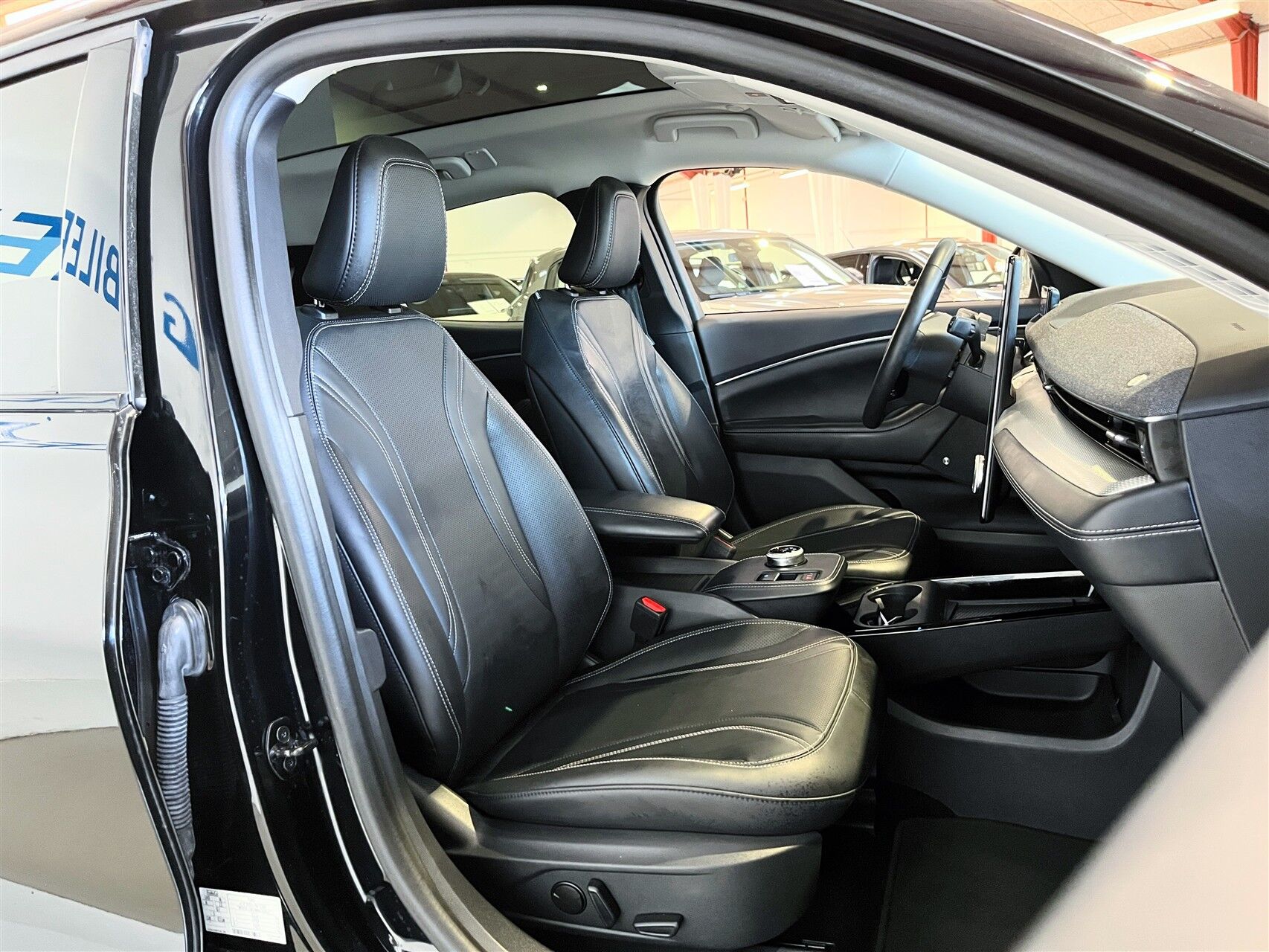 Billede af Ford Mustang Mach-E EL SR Premium 269HK 5d Aut. 
