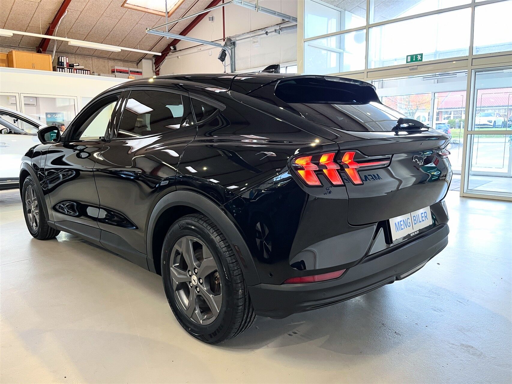 Billede af Ford Mustang Mach-E EL SR Premium 269HK 5d Aut. 