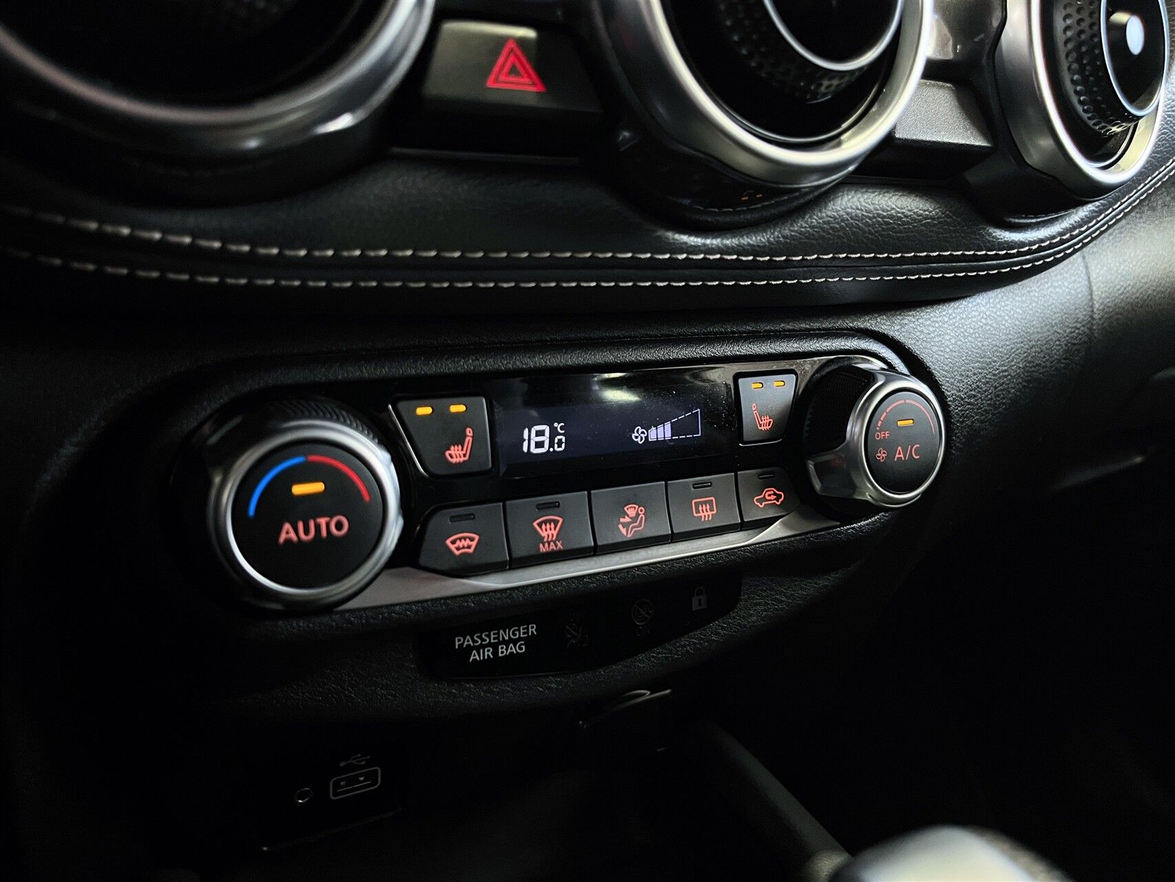 Billede af Nissan Juke 1,0 Dig-T Tekna DCT 114HK 5d 7g Aut.