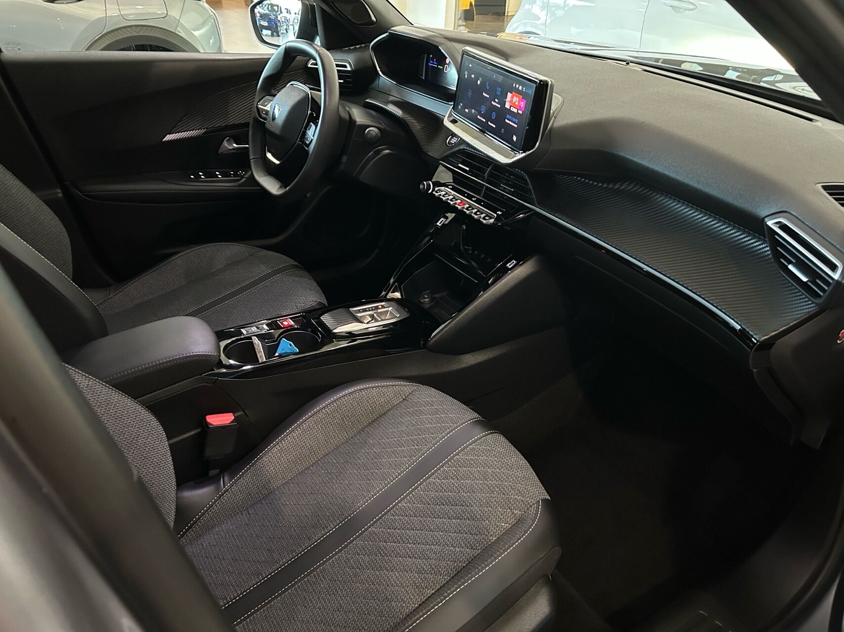 Billede af Peugeot e-2008 EL Allure 156HK 5d Aut.