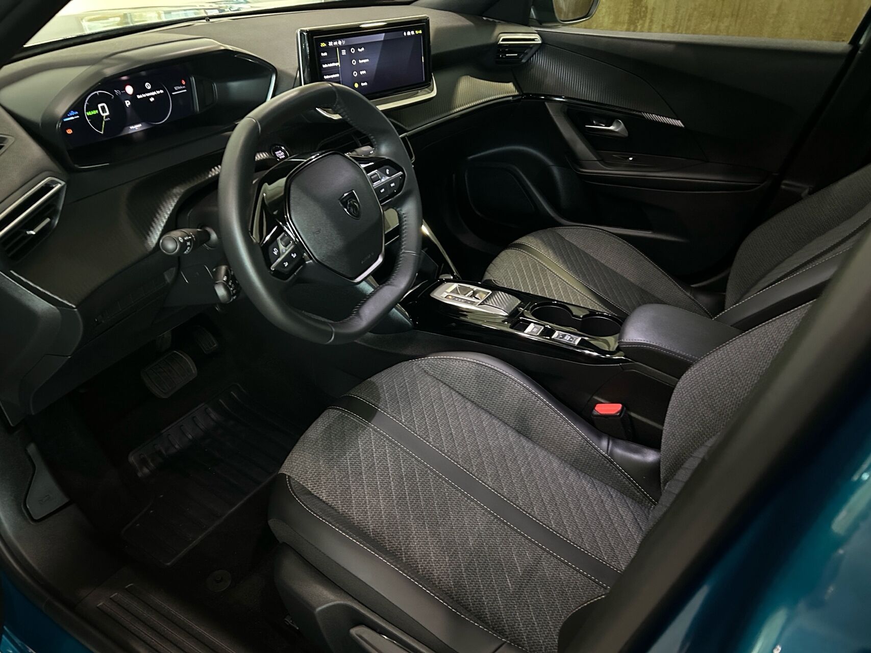 Billede af Peugeot e-2008 EL Allure 156HK 5d Aut.