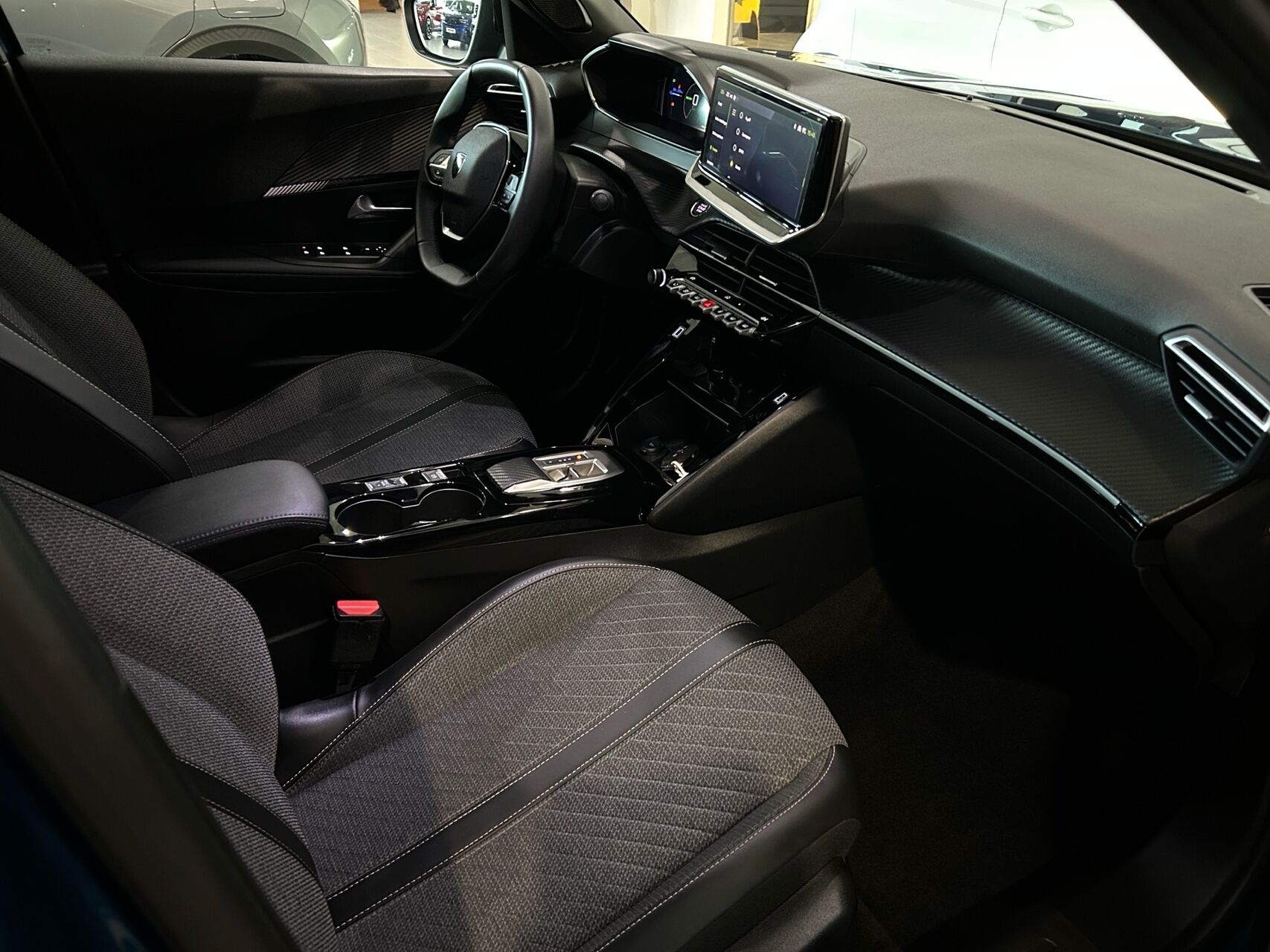 Billede af Peugeot e-2008 EL Allure 156HK 5d Aut.