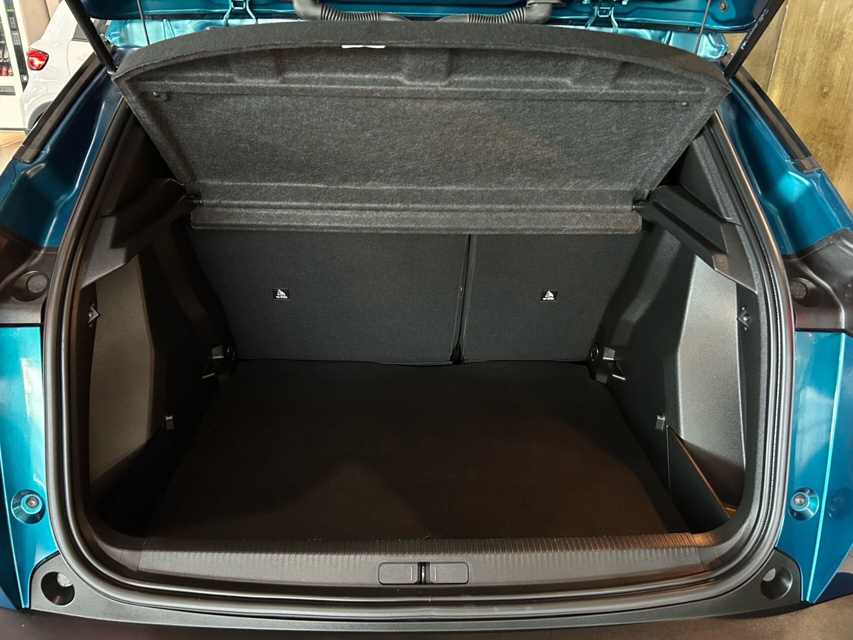 Billede af Peugeot e-2008 EL Allure 156HK 5d Aut.