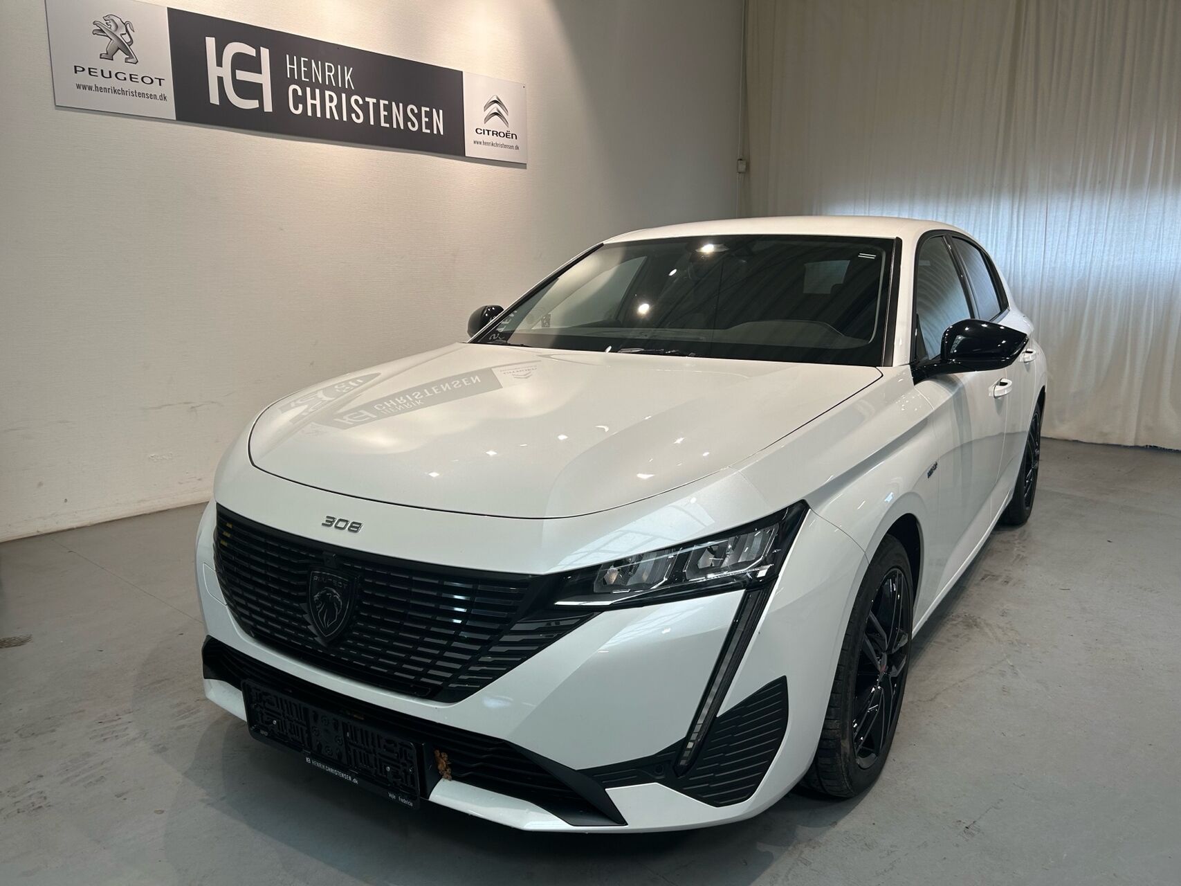 Billede af Peugeot 308 1,6 Plugin-hybrid First Selection Plus EAT8 180HK 5d 8g Aut.