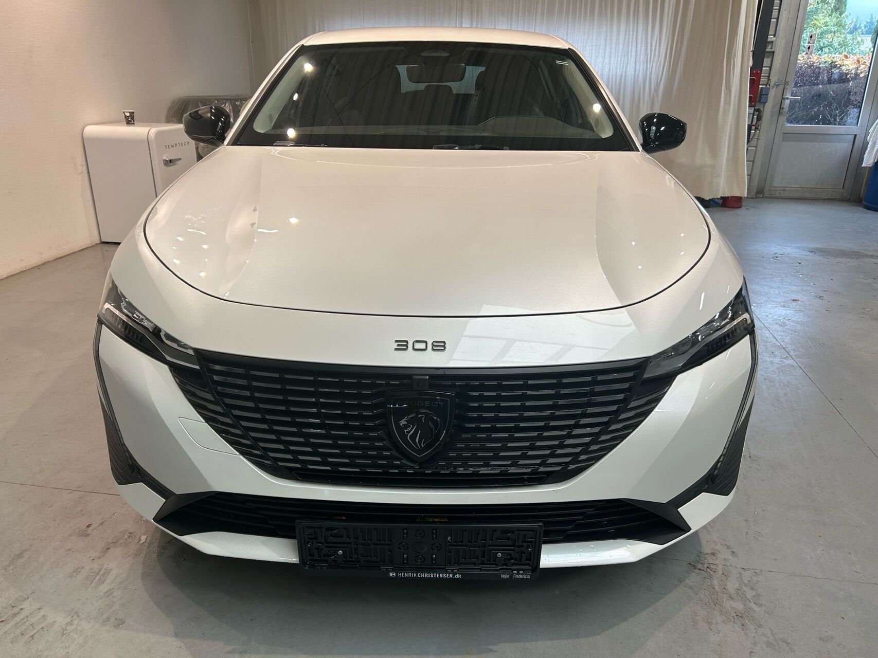 Billede af Peugeot 308 1,6 Plugin-hybrid First Selection Plus EAT8 180HK 5d 8g Aut.