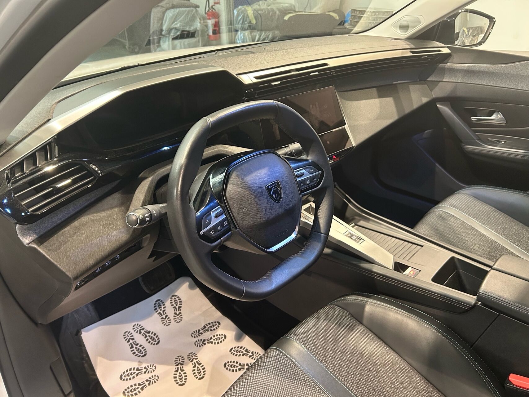 Billede af Peugeot 308 1,6 Plugin-hybrid First Selection Plus EAT8 180HK 5d 8g Aut.