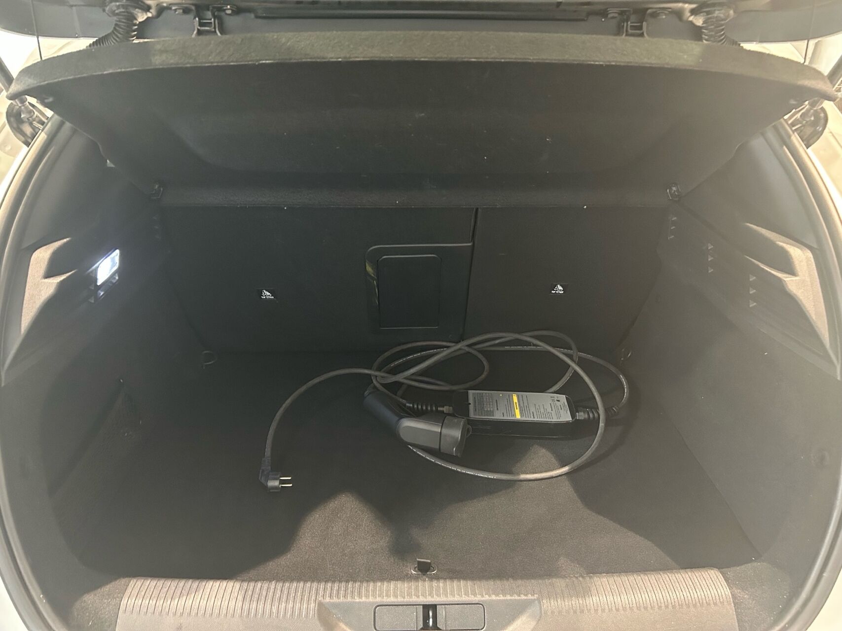 Billede af Peugeot 308 1,6 Plugin-hybrid First Selection Plus EAT8 180HK 5d 8g Aut.