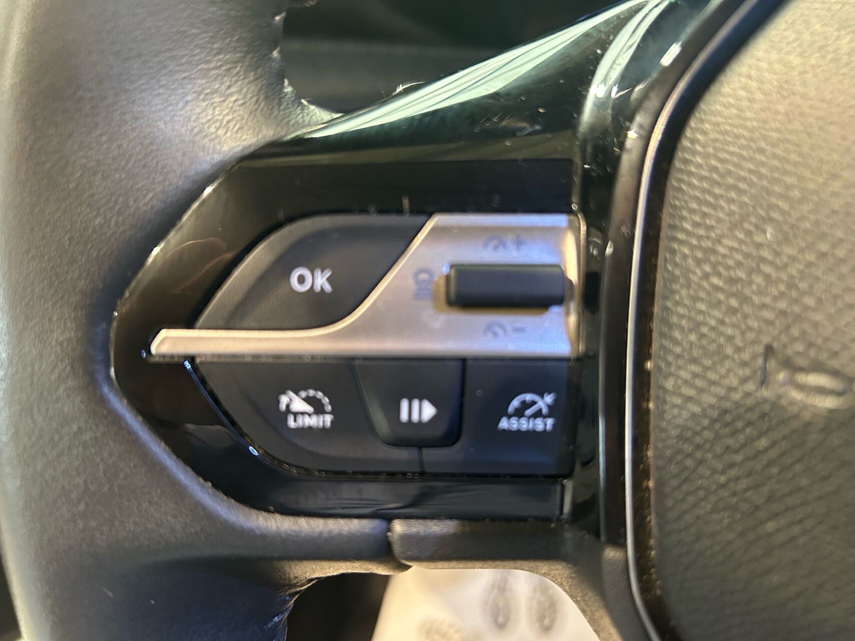 Billede af Peugeot 308 1,6 Plugin-hybrid First Selection Plus EAT8 180HK 5d 8g Aut.