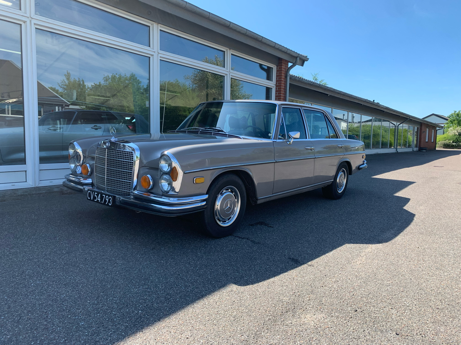 Billede af Mercedes-Benz 280SEL 4,5 V8 230HK Aut.