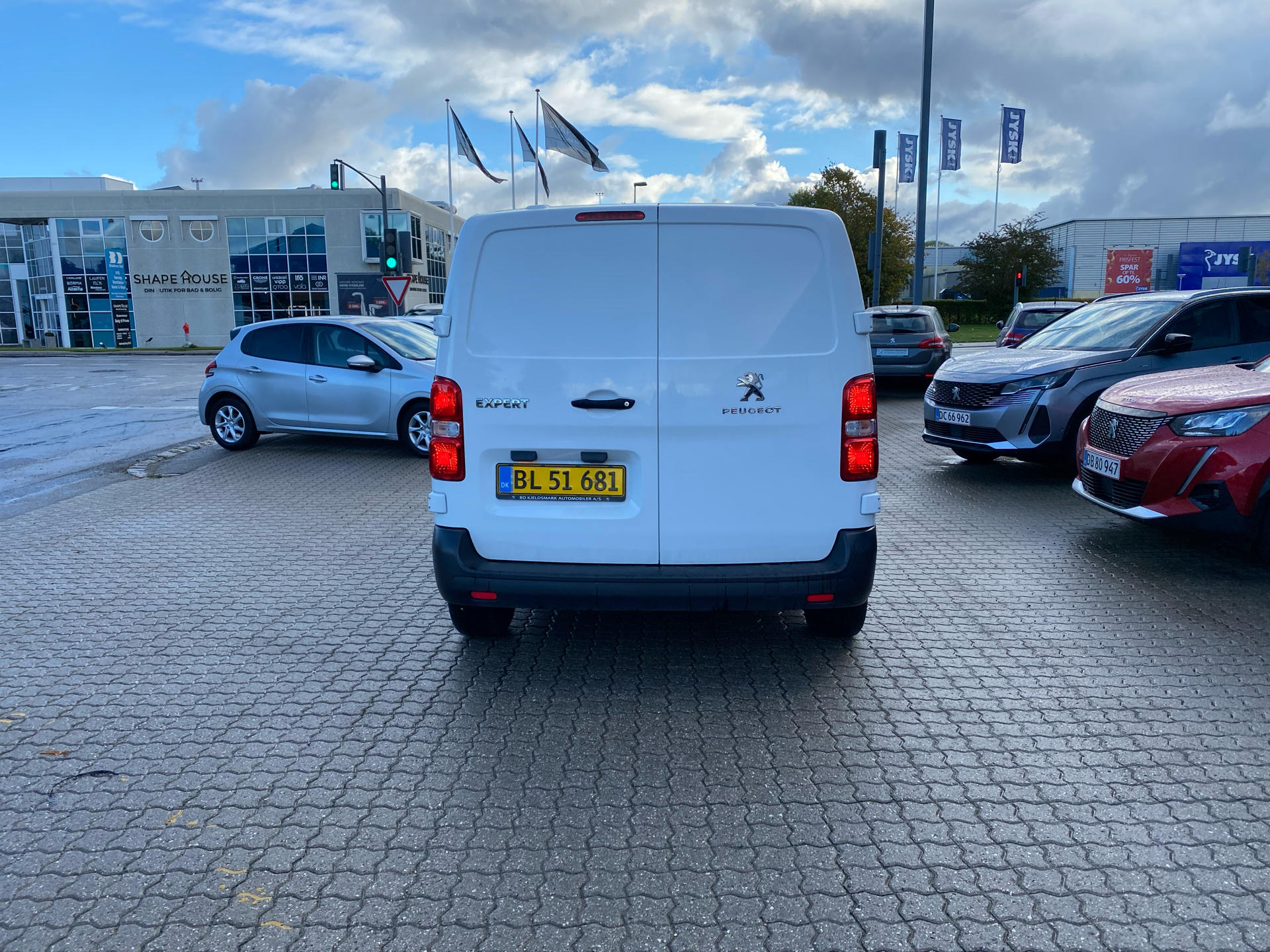 Billede af Peugeot Expert L2 Plus 2,0 BlueHDi EAT6 180HK Van 6g Aut.