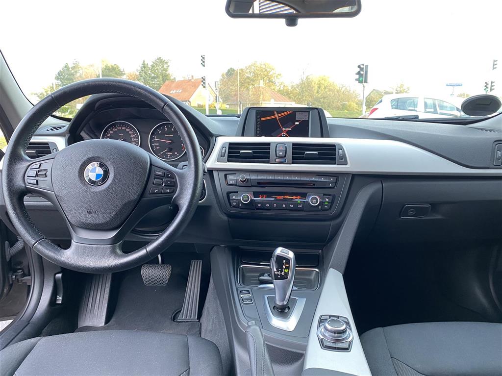BMW 320i 2,0 184HK 8g Aut.