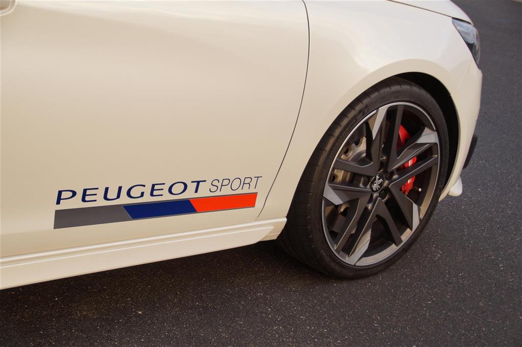 Peugeot 308 1,6 e-THP GTi 270HK 5d 6g