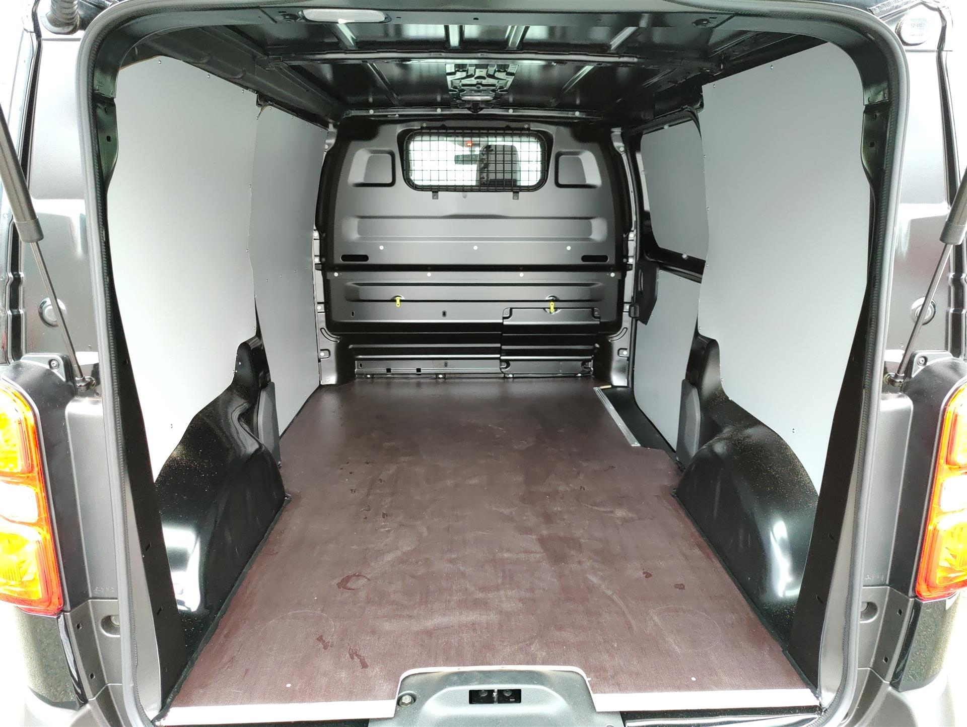 Billede af Toyota Proace Electric Medium EL Base++ m/Bagklap 136HK Van Aut.