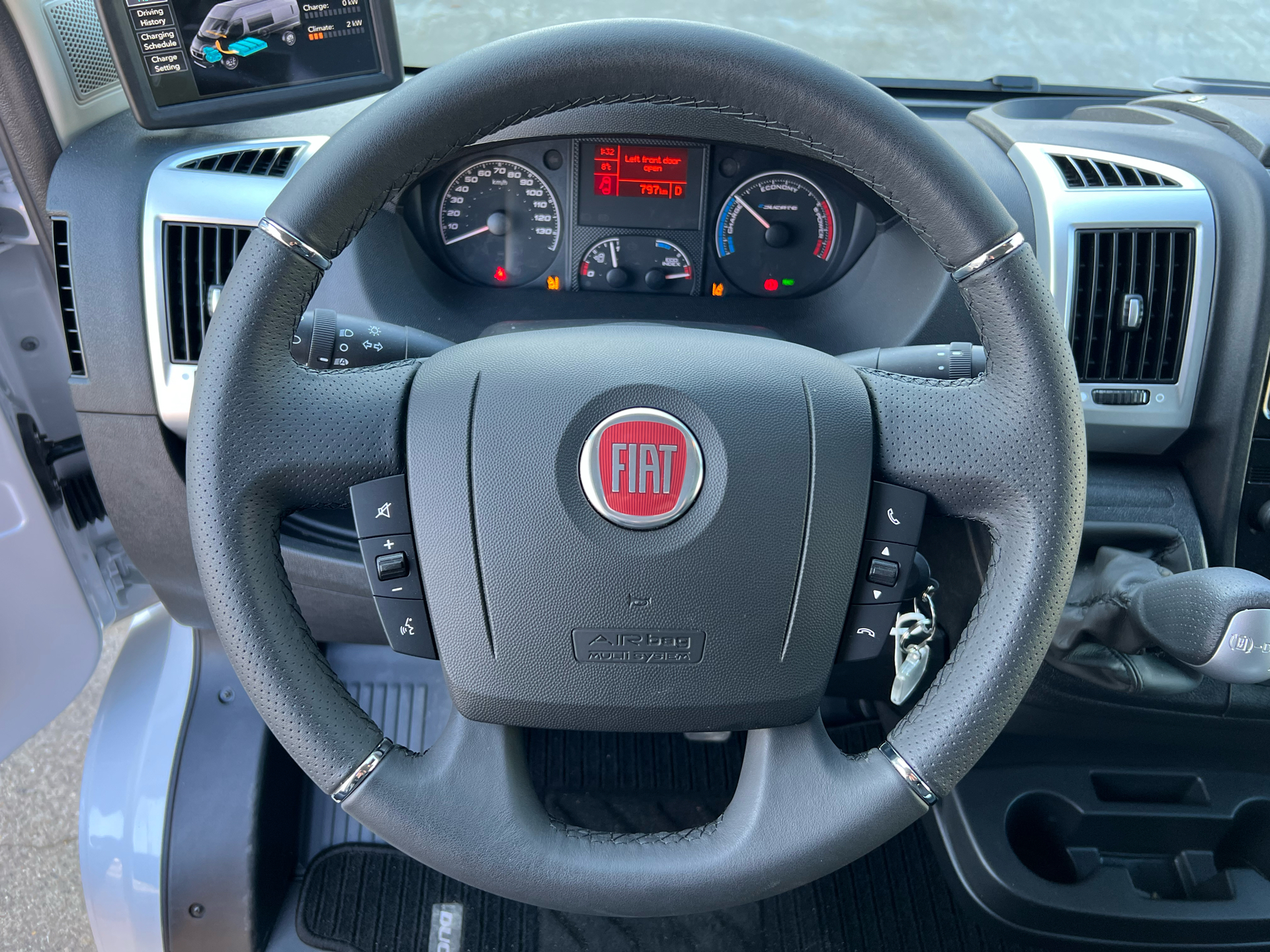 Billede af Fiat E-Ducato 35 Maxi L2H2 47Kwt 122HK Van Trinl. Gear 