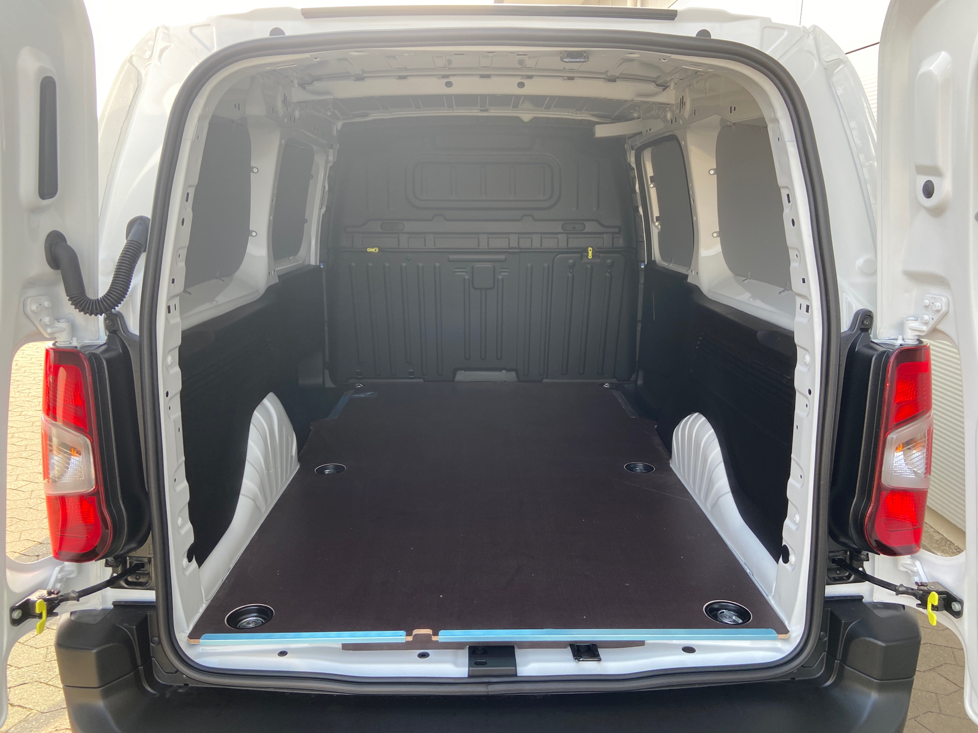 Billede af Opel Combo L2V2 1,5 D Enjoy 102HK Van