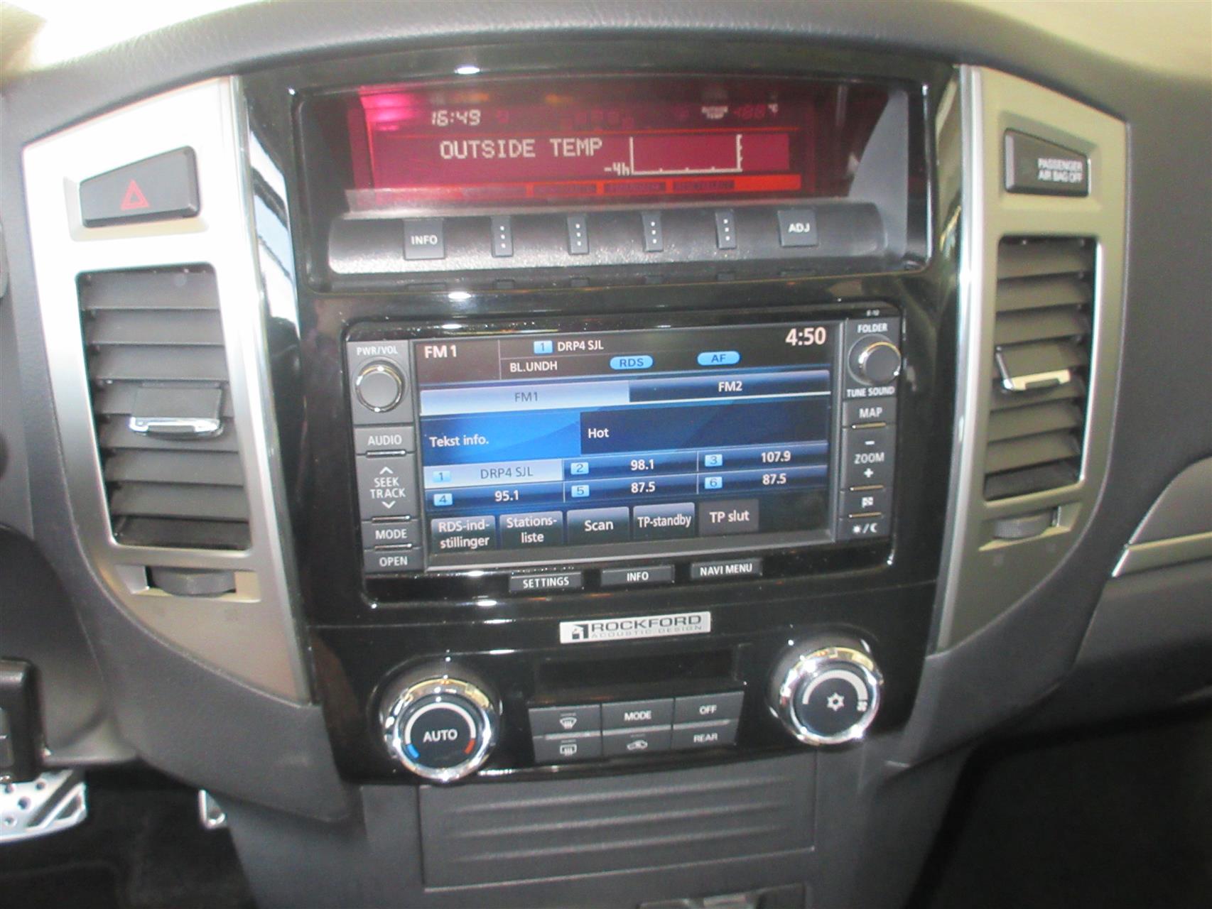 Billede af Mitsubishi Pajero 3,2 DI-D Instyle 4WD 190HK 5d Aut.