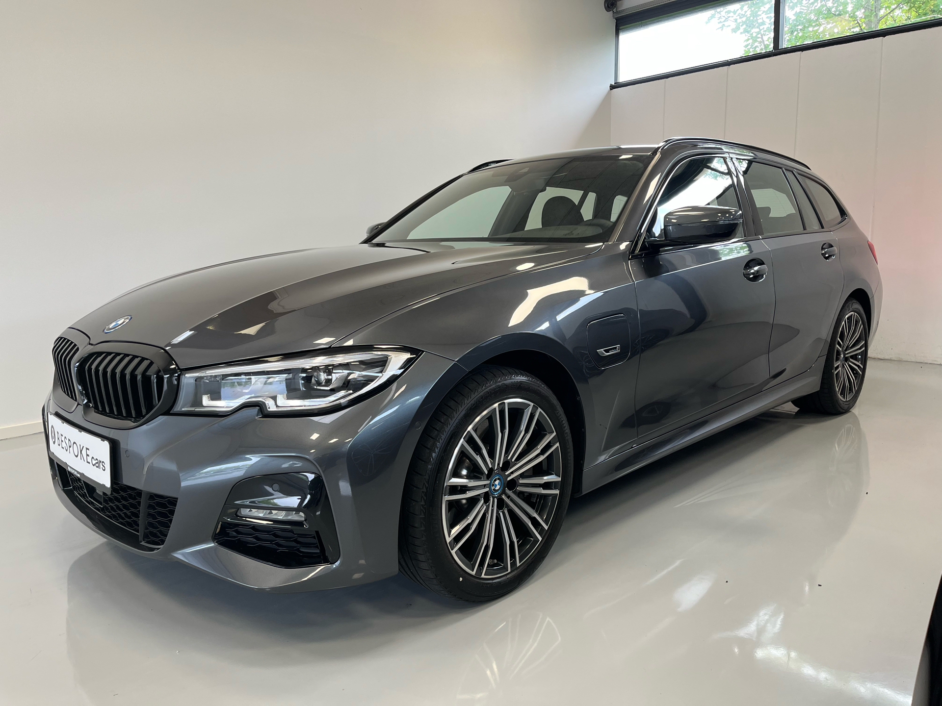 Billede af BMW 330e Touring 2,0 Plugin-hybrid M-Sport Steptronic 292HK Stc 8g Aut.