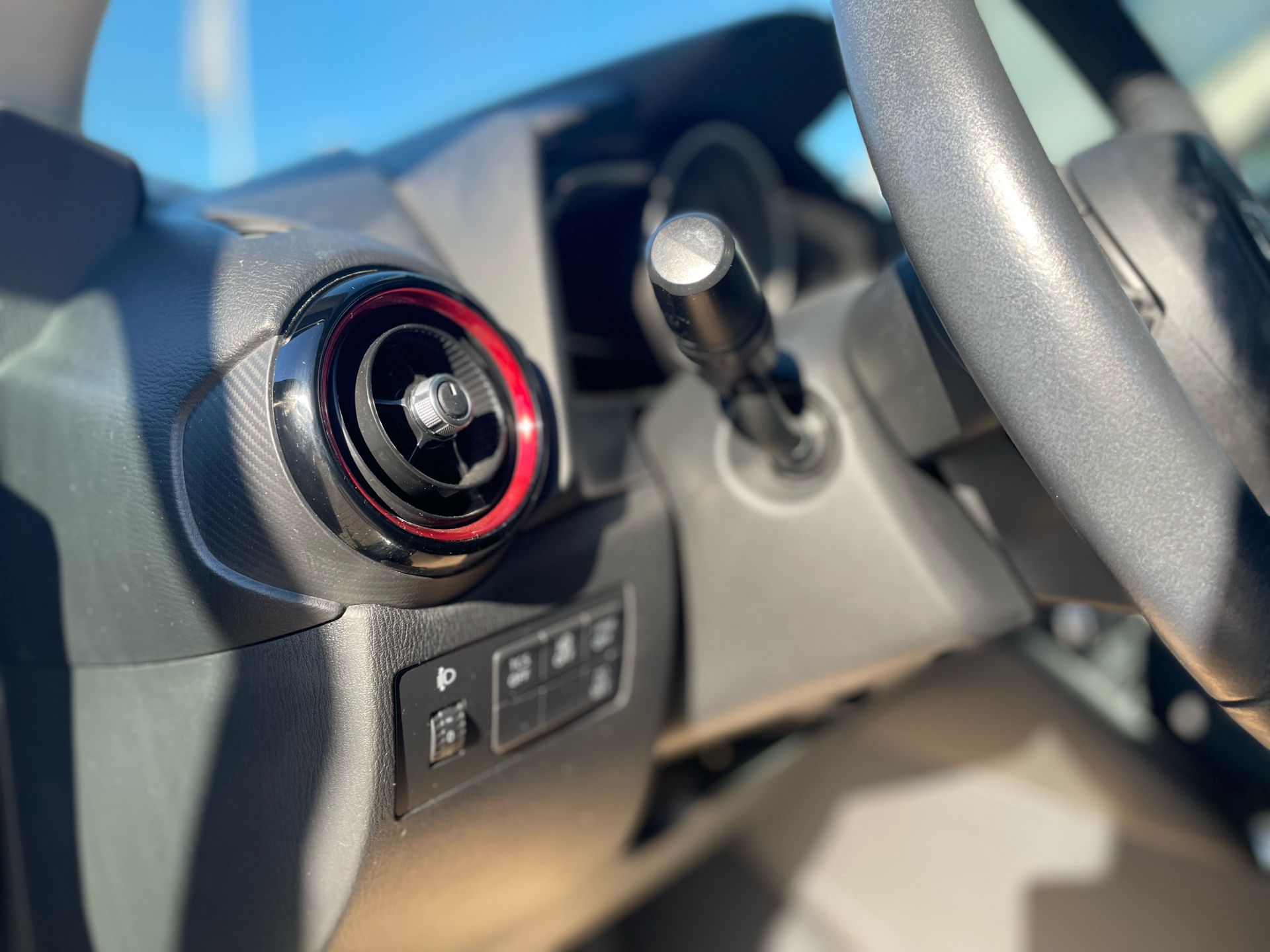 Billede af Mazda CX-3 2,0 Skyactiv-G Vision 120HK 5d 6g Aut.