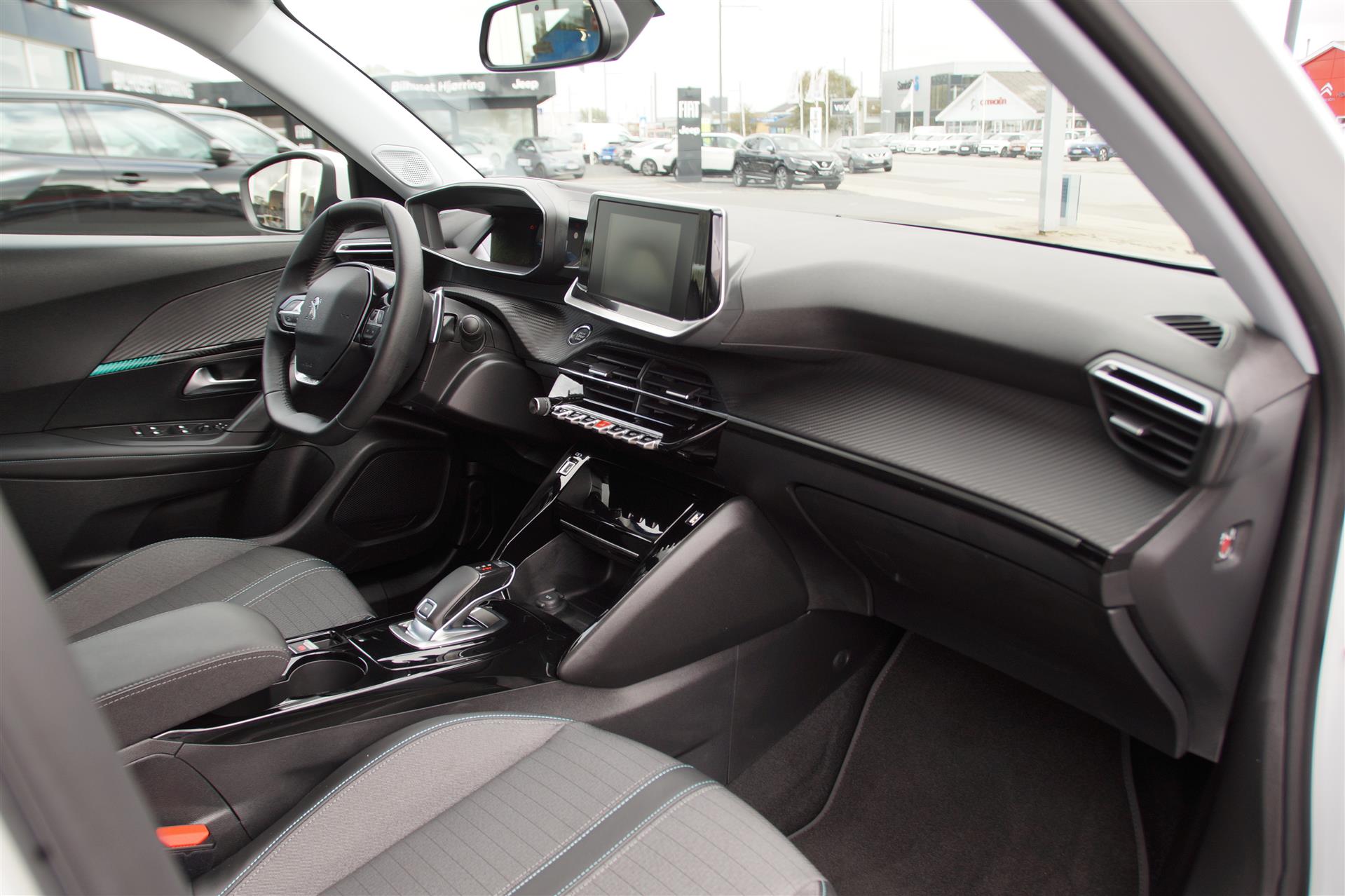 Billede af Peugeot 2008 1,2 PureTech Sportium EAT8 130HK 5d 8g Aut.