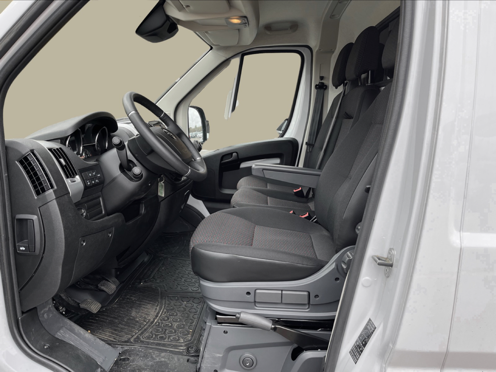 Billede af Opel Movano 35 L2H2 2,2 BlueHDi Enjoy 140HK Van 6g