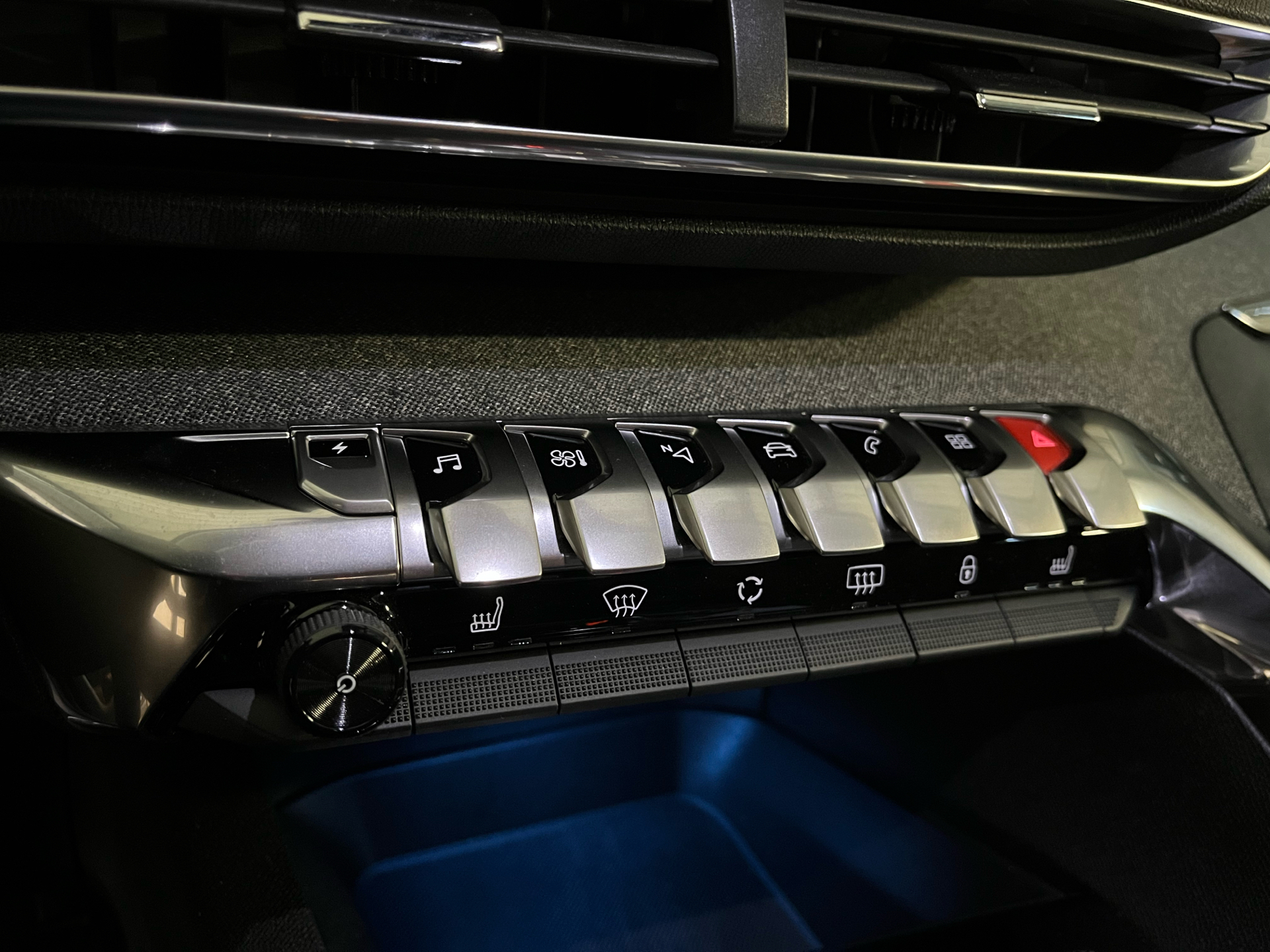 Billede af Peugeot 3008 1,6 PureTech  Plugin-hybrid Allure Pack LTD EAT8 225HK 5d 8g Aut.