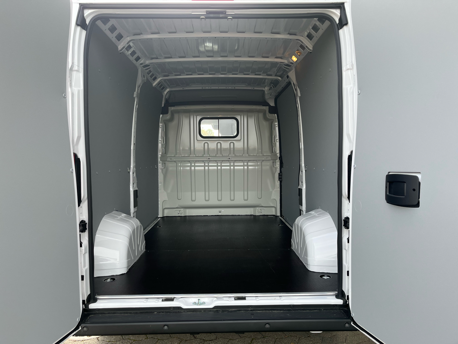 Billede af Opel Movano L2H2 2,2 BlueHDi Enjoy 140HK Van 6g