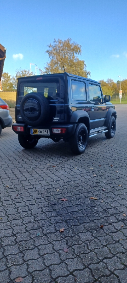 Billede af Suzuki Jimny 1,5 Active AEB AllGrip 102HK Van