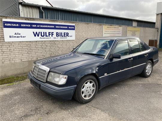 Mercedes-Benz E230 2,3 150HK