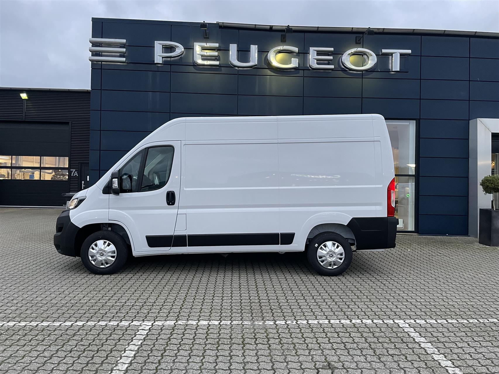 Billede af Peugeot Boxer 333 L2H2 2,2 BlueHDi Premium 140HK Van 6g