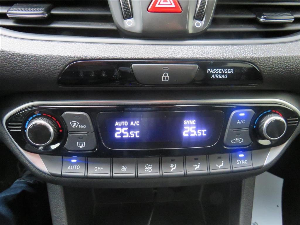 Billede af Hyundai i30 Cw 1,4 T-GDI Premium DCT 140HK Stc 7g Aut.