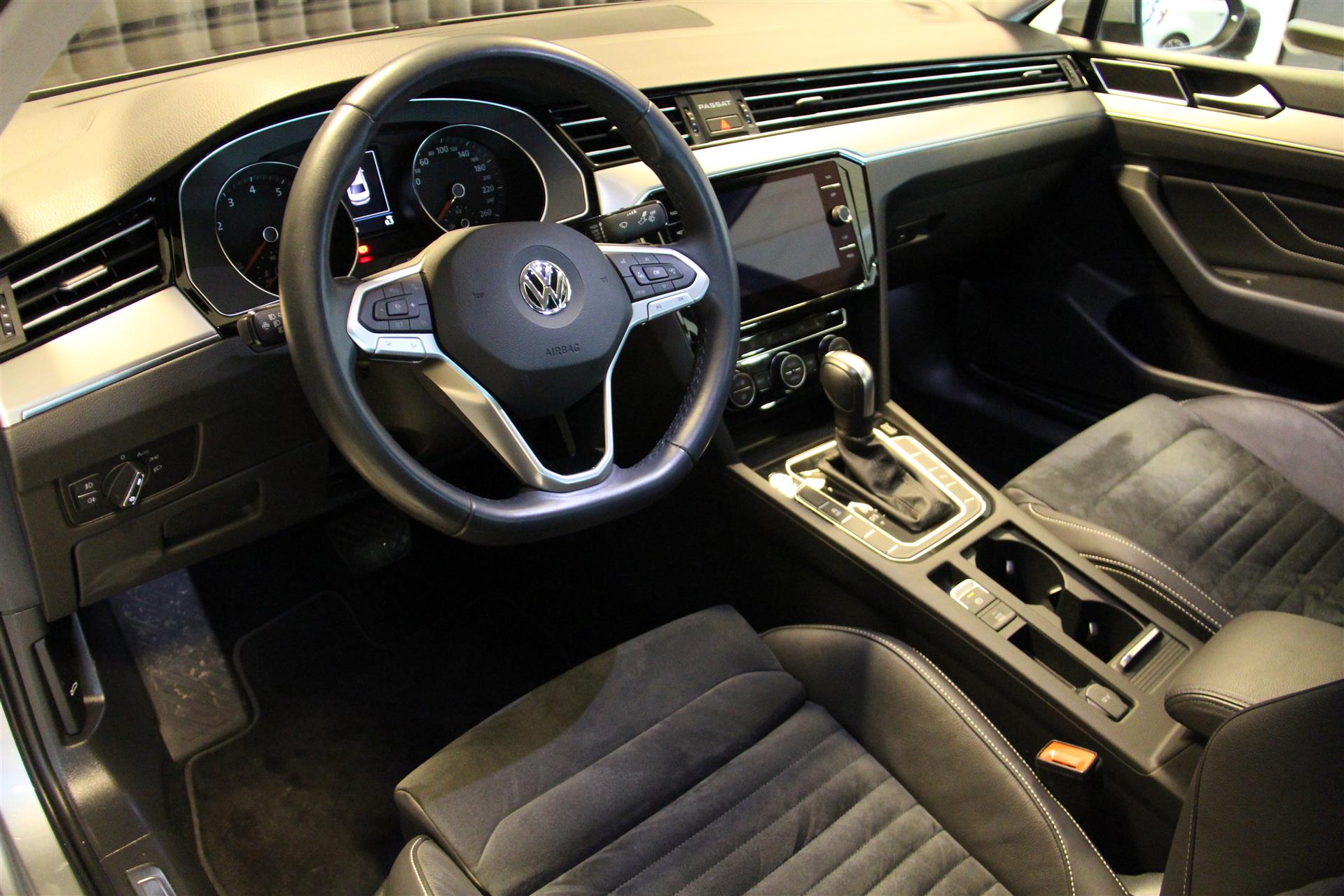 Billede af VW Passat 1,5 TSI EVO ACT Elegance Plus DSG 150HK 7g Aut.