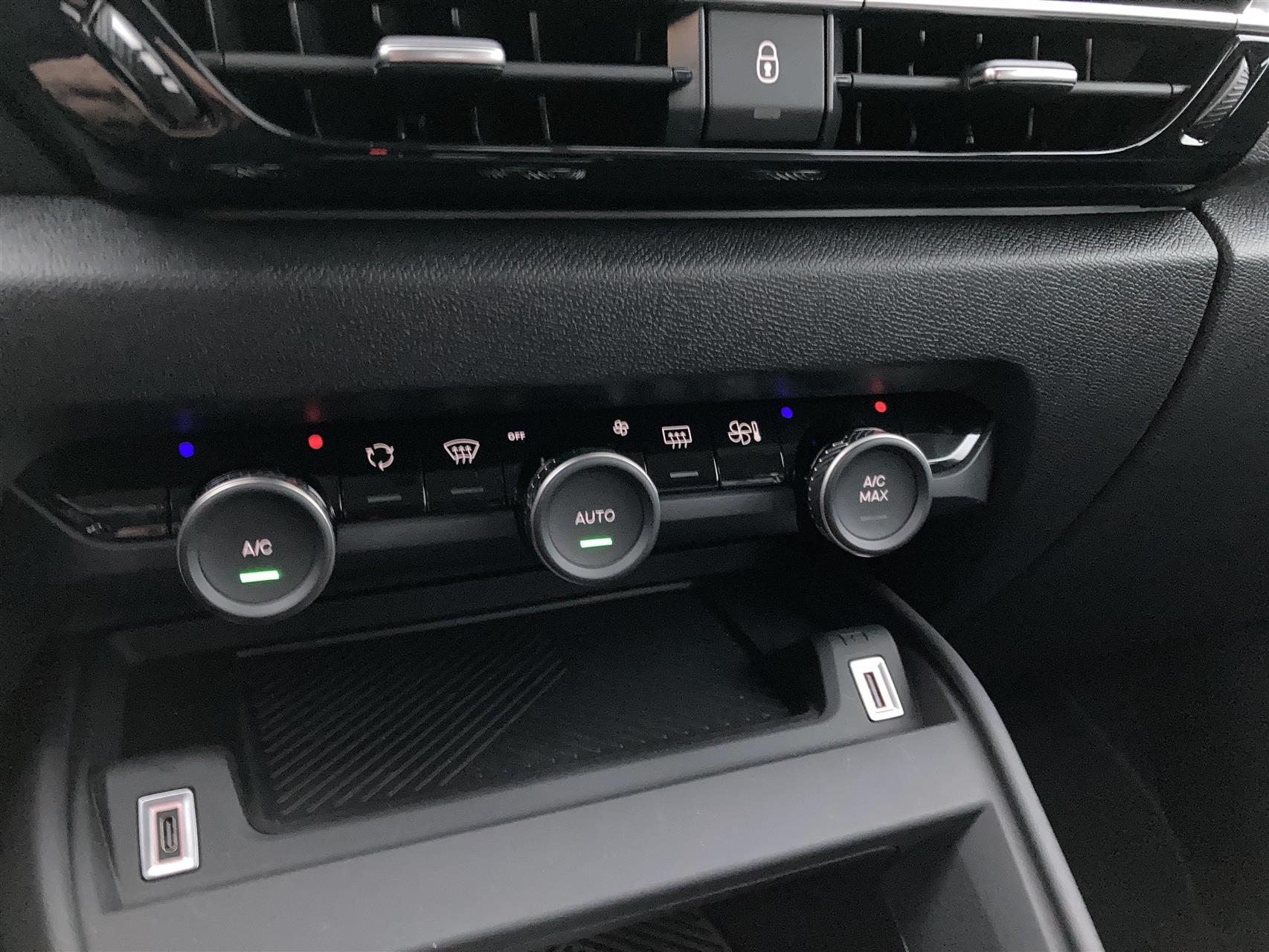 Billede af Citroën E-C4 EL Live Free 136HK 5d Trinl. Gear