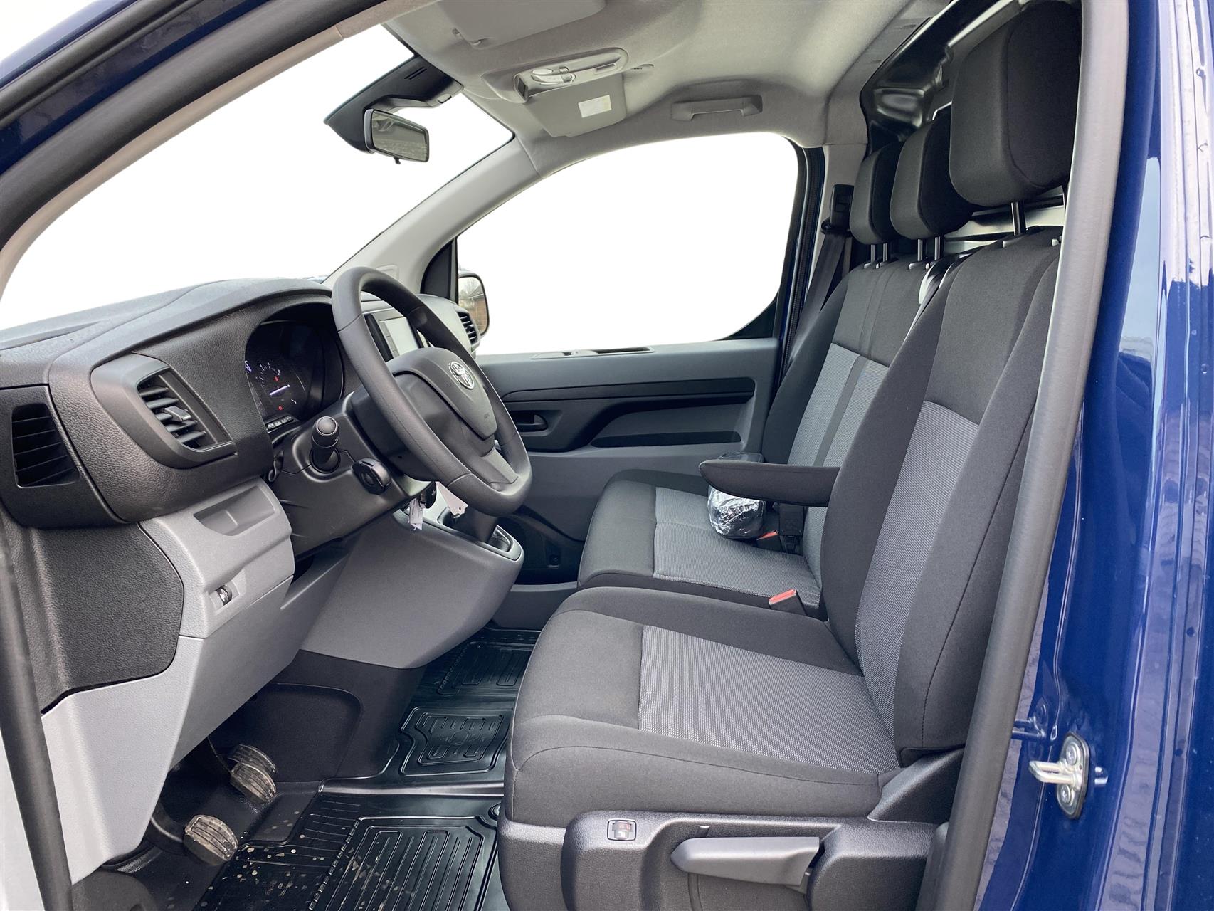 Billede af Toyota Proace 2.0D 144hp Long/En skydedør COMFORT